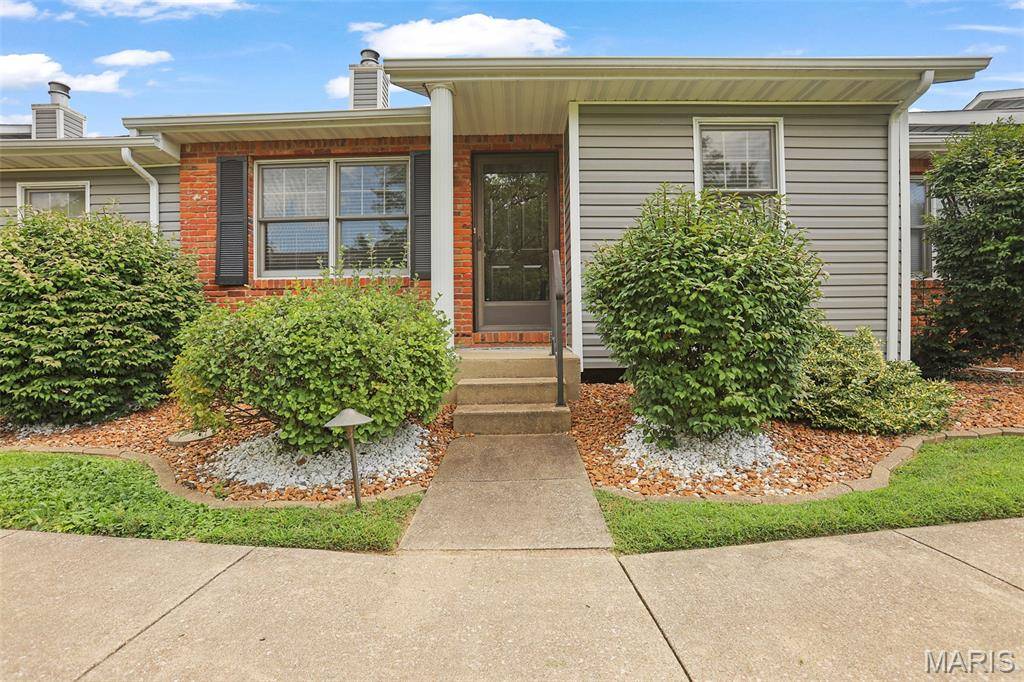300 Pine Lake RD #14, Collinsville, IL 62234