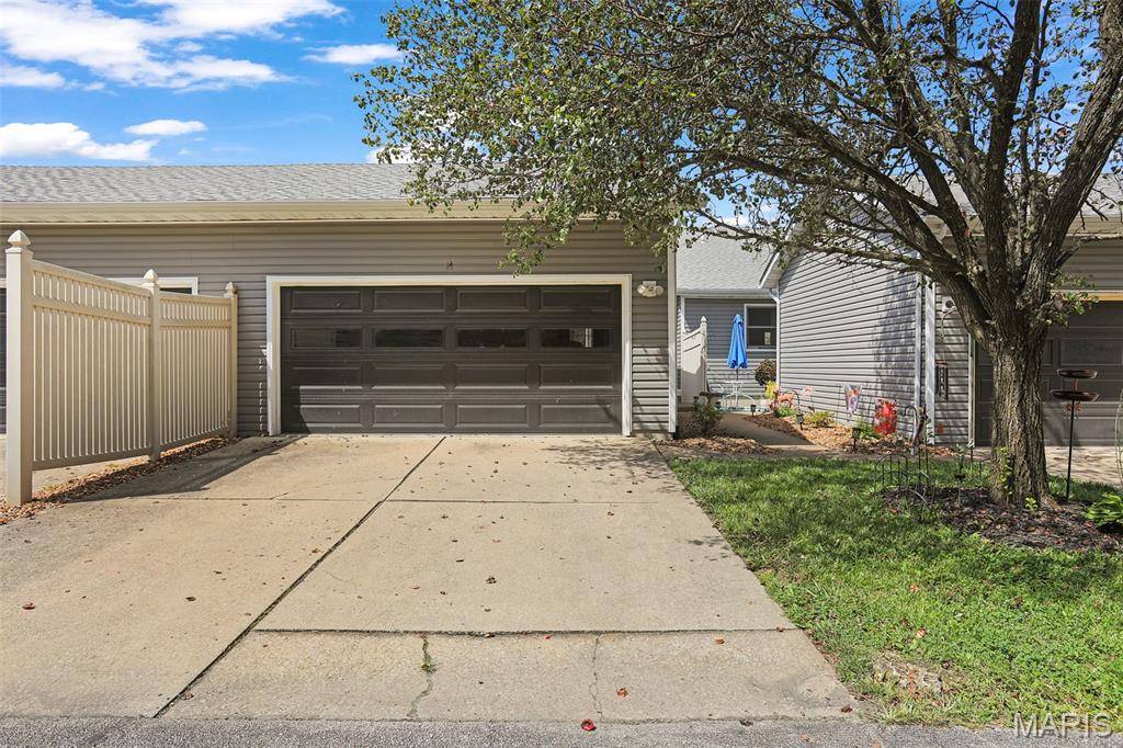 300 Pine Lake RD #14, Collinsville, IL 62234