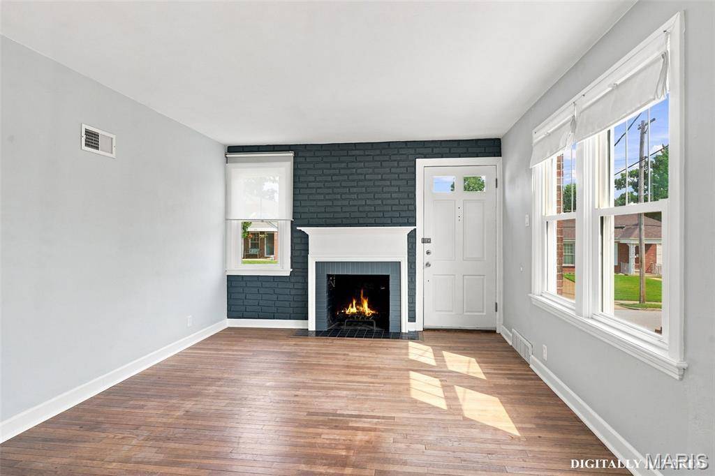 8834 Lawn AVE, Brentwood, MO 63144