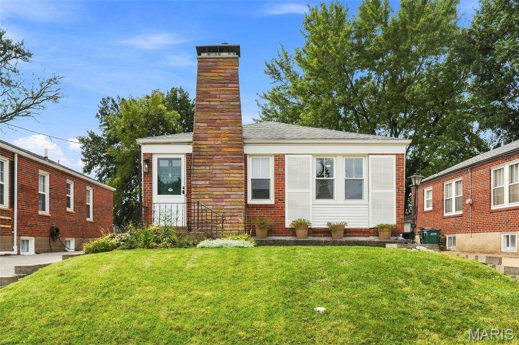 8834 Lawn AVE, Brentwood, MO 63144