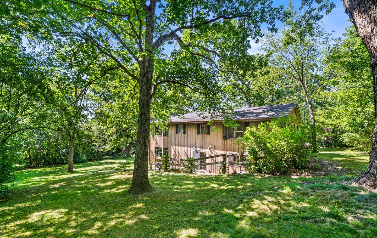 43W975 Nottingham DR, Elburn, IL 60119