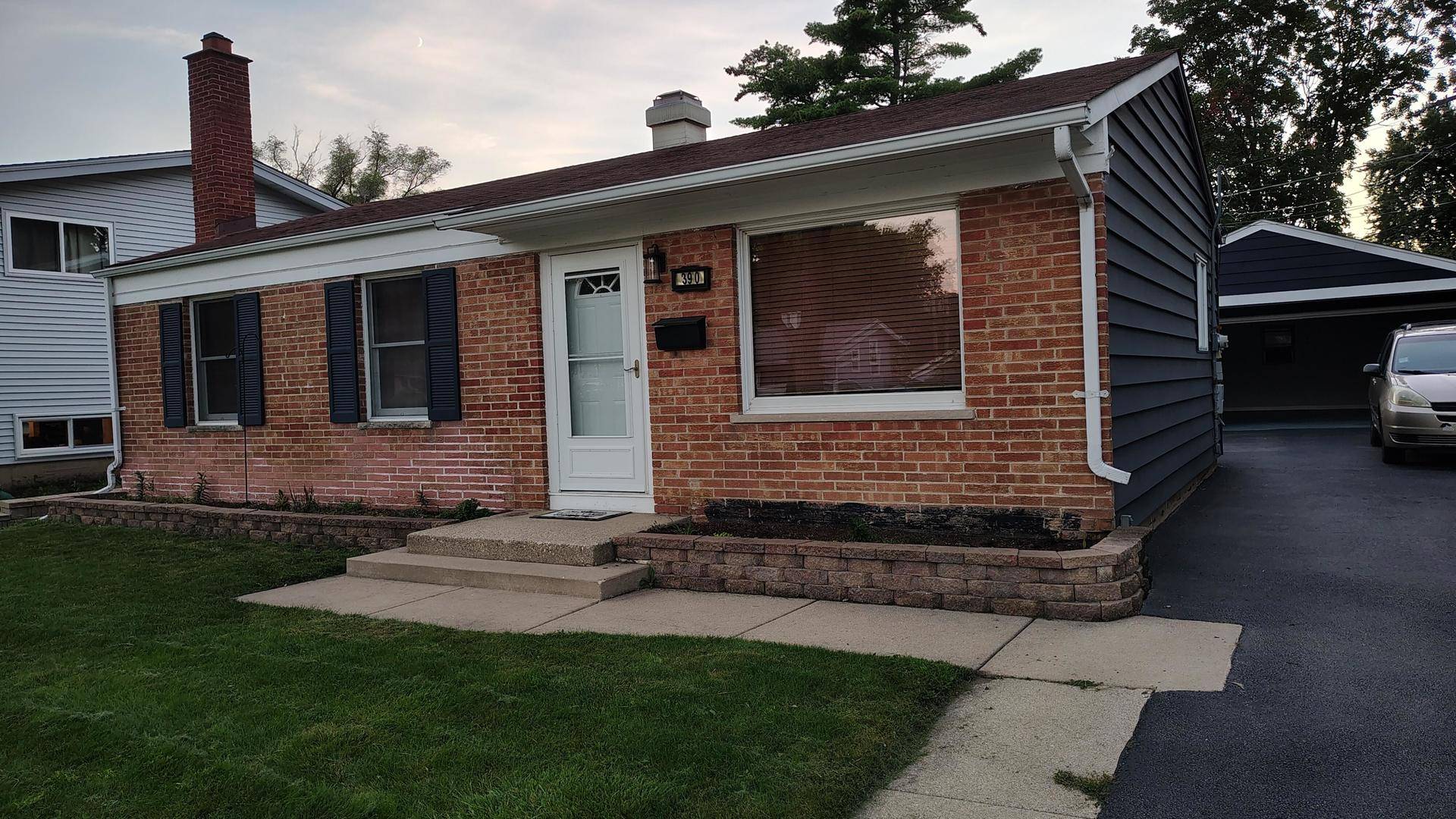 390 E Diane DR, Buffalo Grove, IL 60089