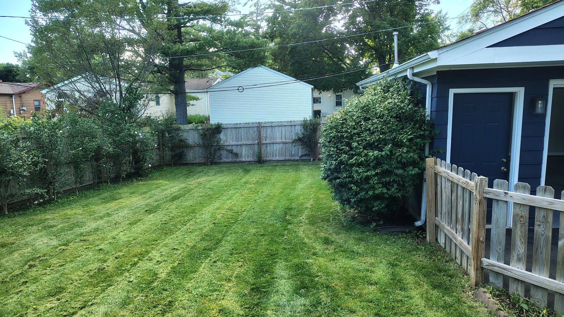 390 E Diane DR, Buffalo Grove, IL 60089