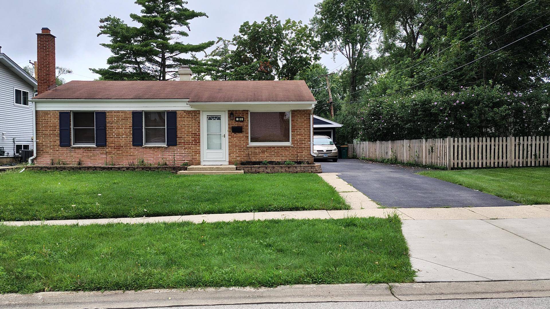 390 E Diane DR, Buffalo Grove, IL 60089