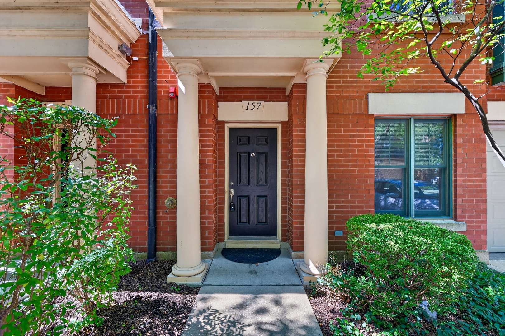 157 Festival CT, Elgin, IL 60120