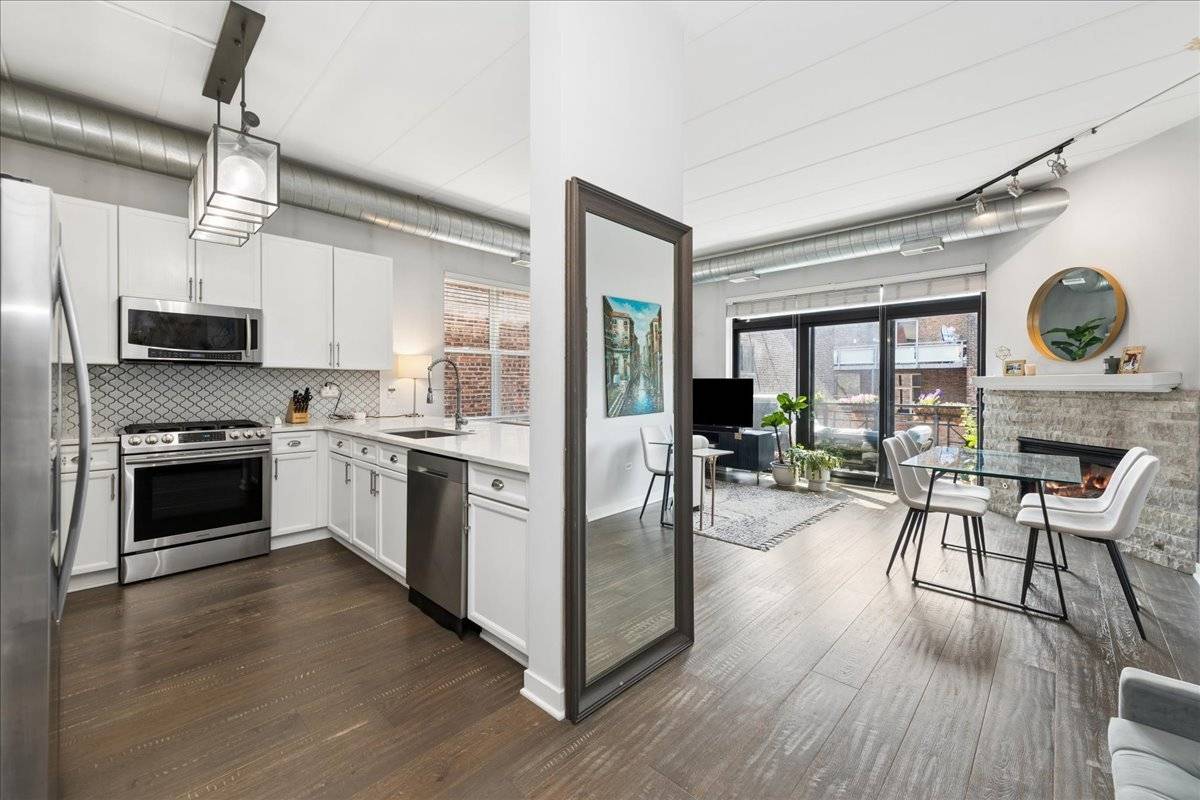 1155 W Madison ST #312, Chicago, IL 60607