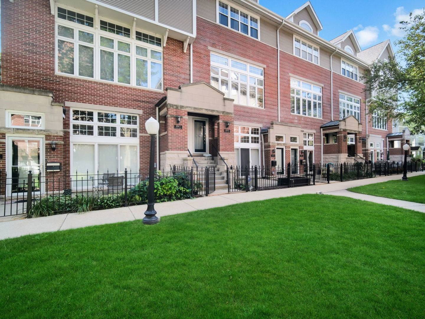 4934 S CORNELL AVE #G, Chicago, IL 60615