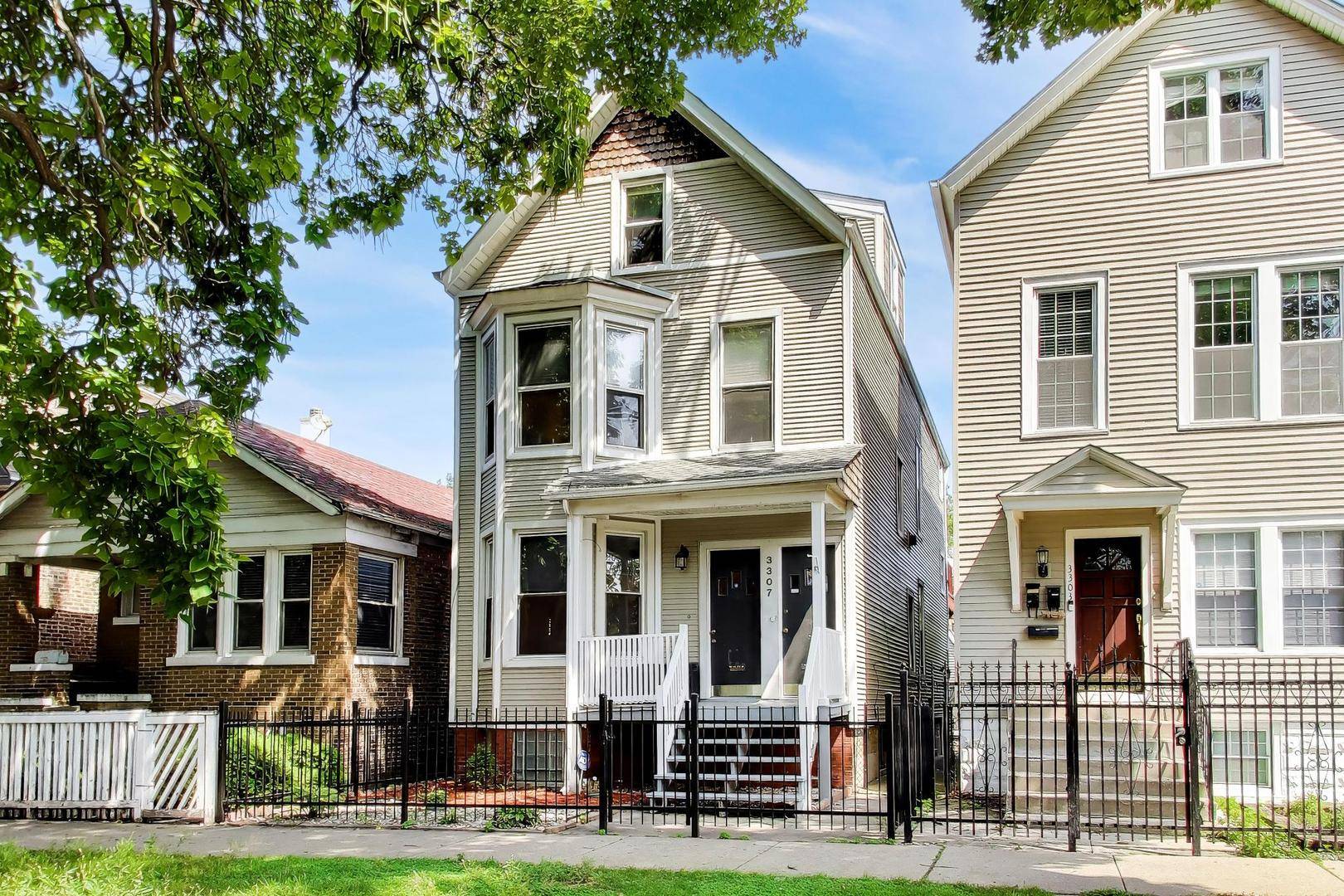 3307 N Oakley AVE, Chicago, IL 60618