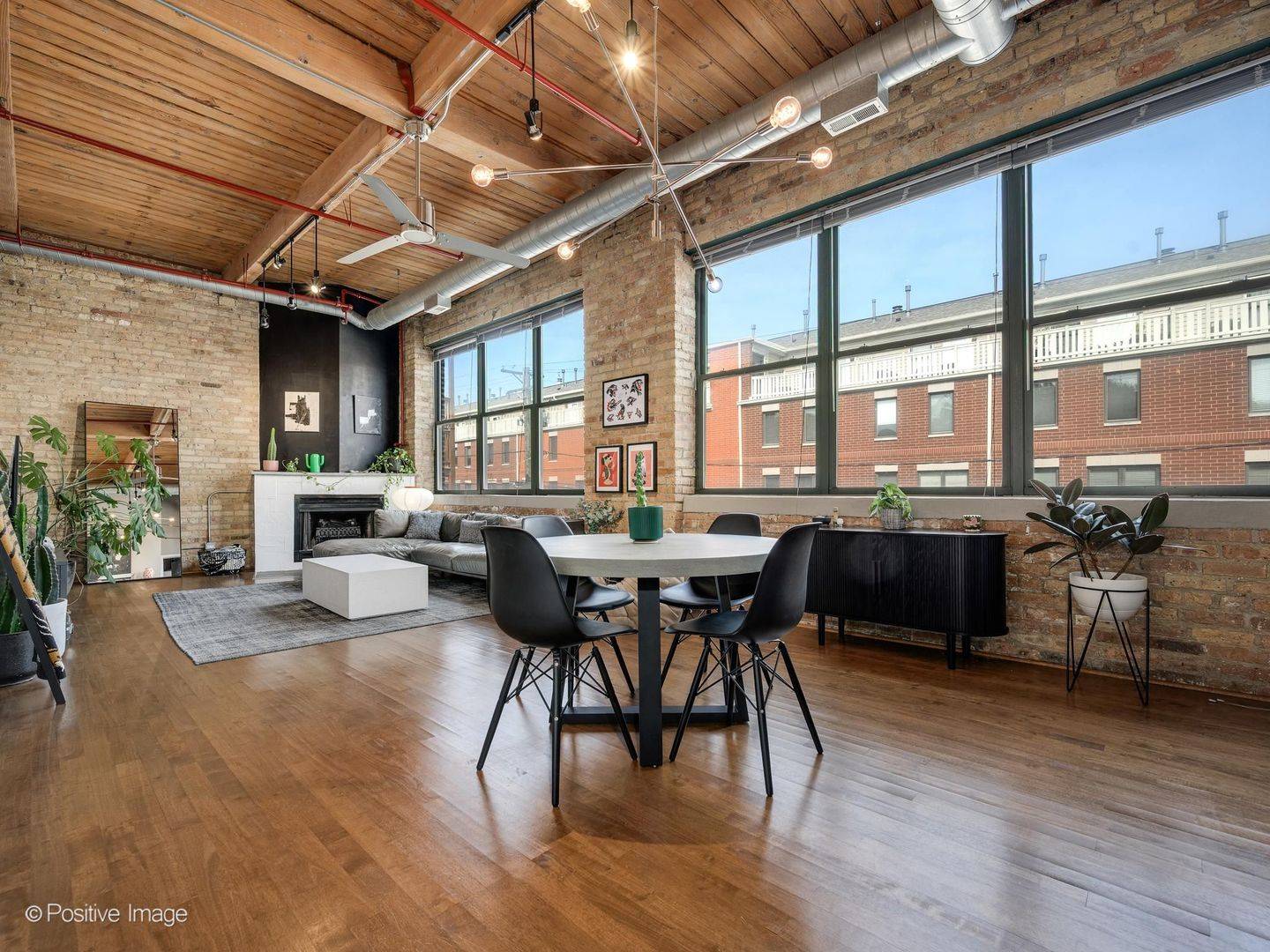 5001 N Wolcott AVE #204, Chicago, IL 60640