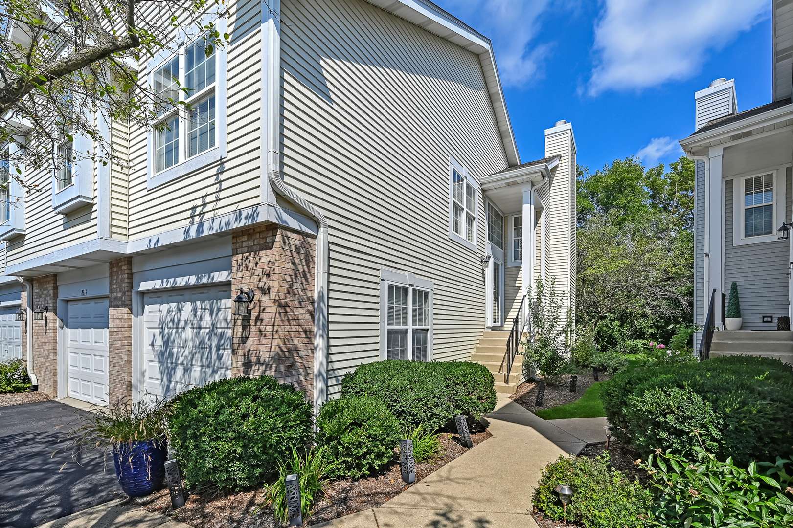 2316 Chasewood DR, Downers Grove, IL 60515