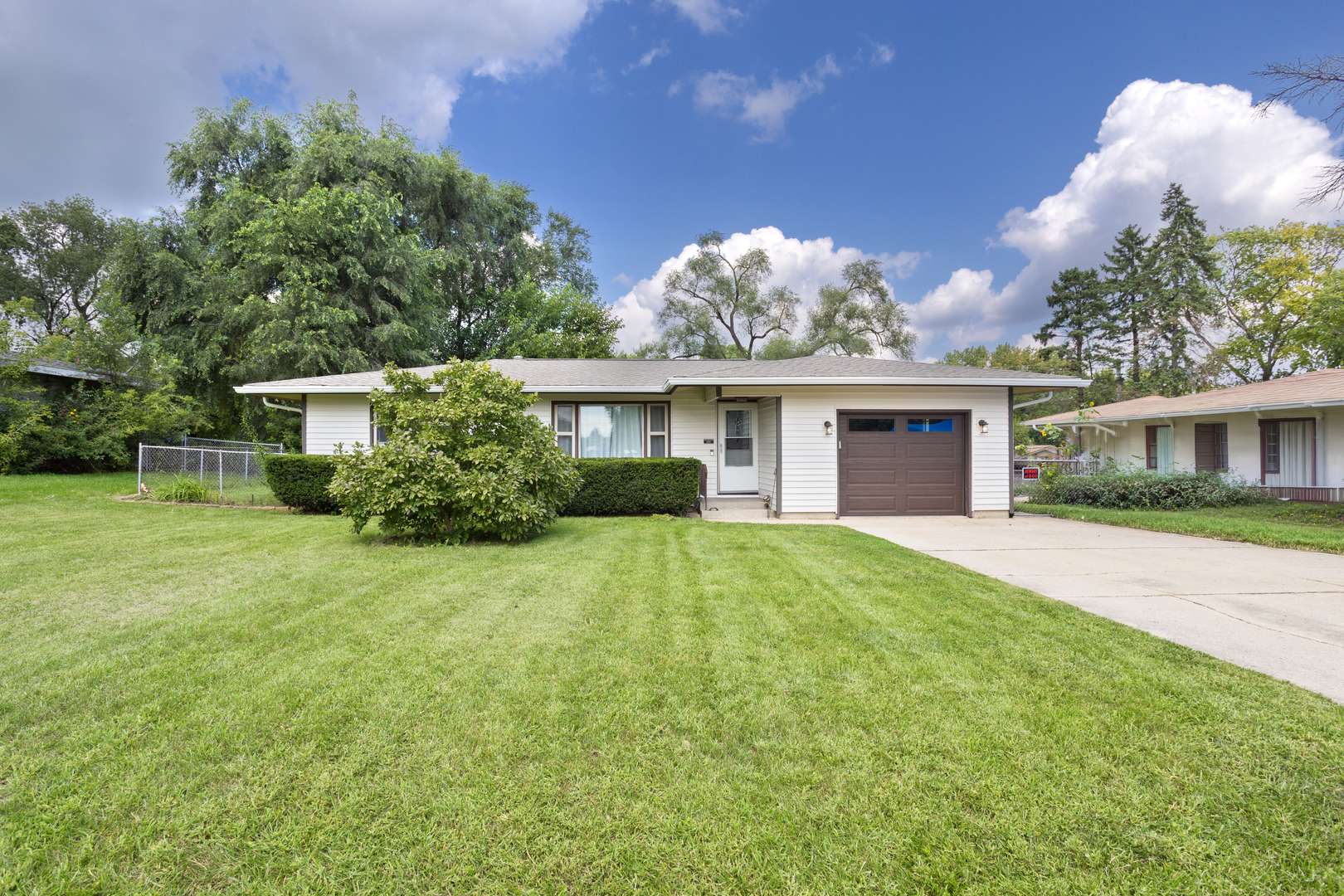 1104 Jasper DR, Mchenry, IL 60051