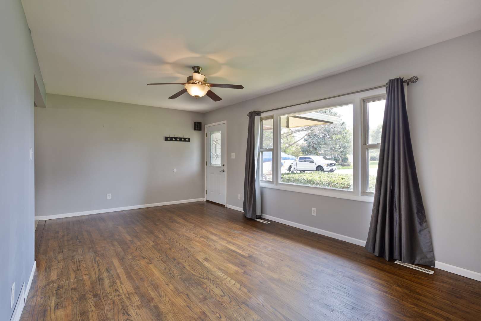 1104 Jasper DR, Mchenry, IL 60051