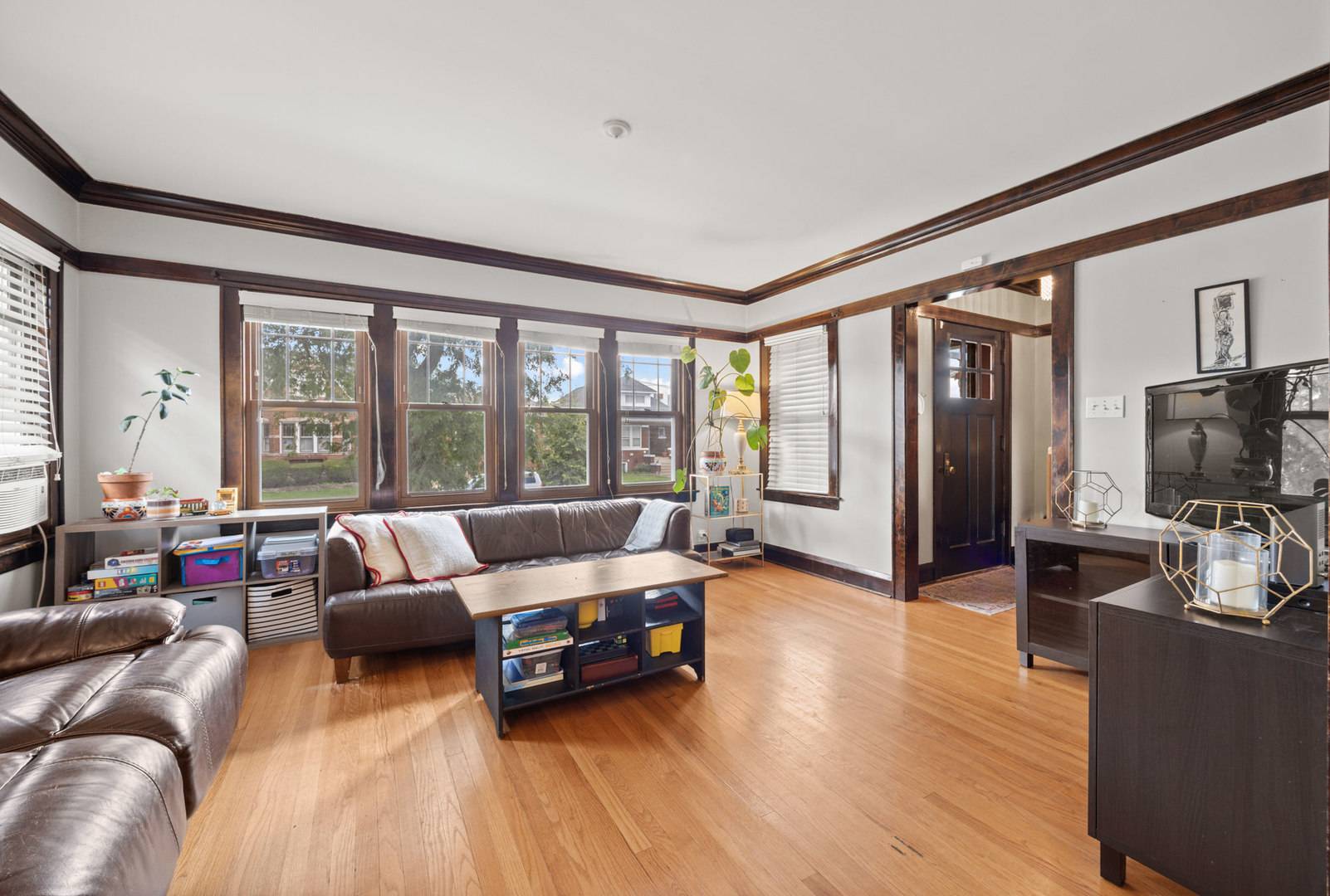 5928 W Grace ST, Chicago, IL 60634