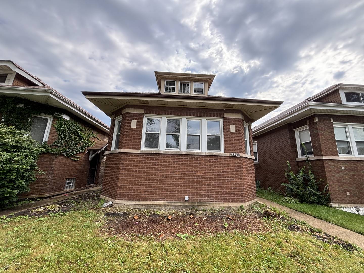 9343 S Throop ST, Chicago, IL 60620