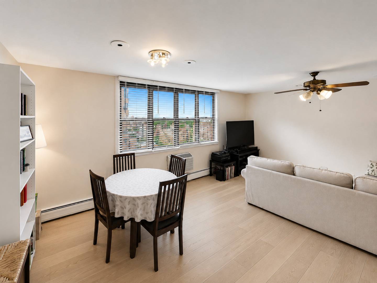 6325 N Sheridan RD #2106, Chicago, IL 60660