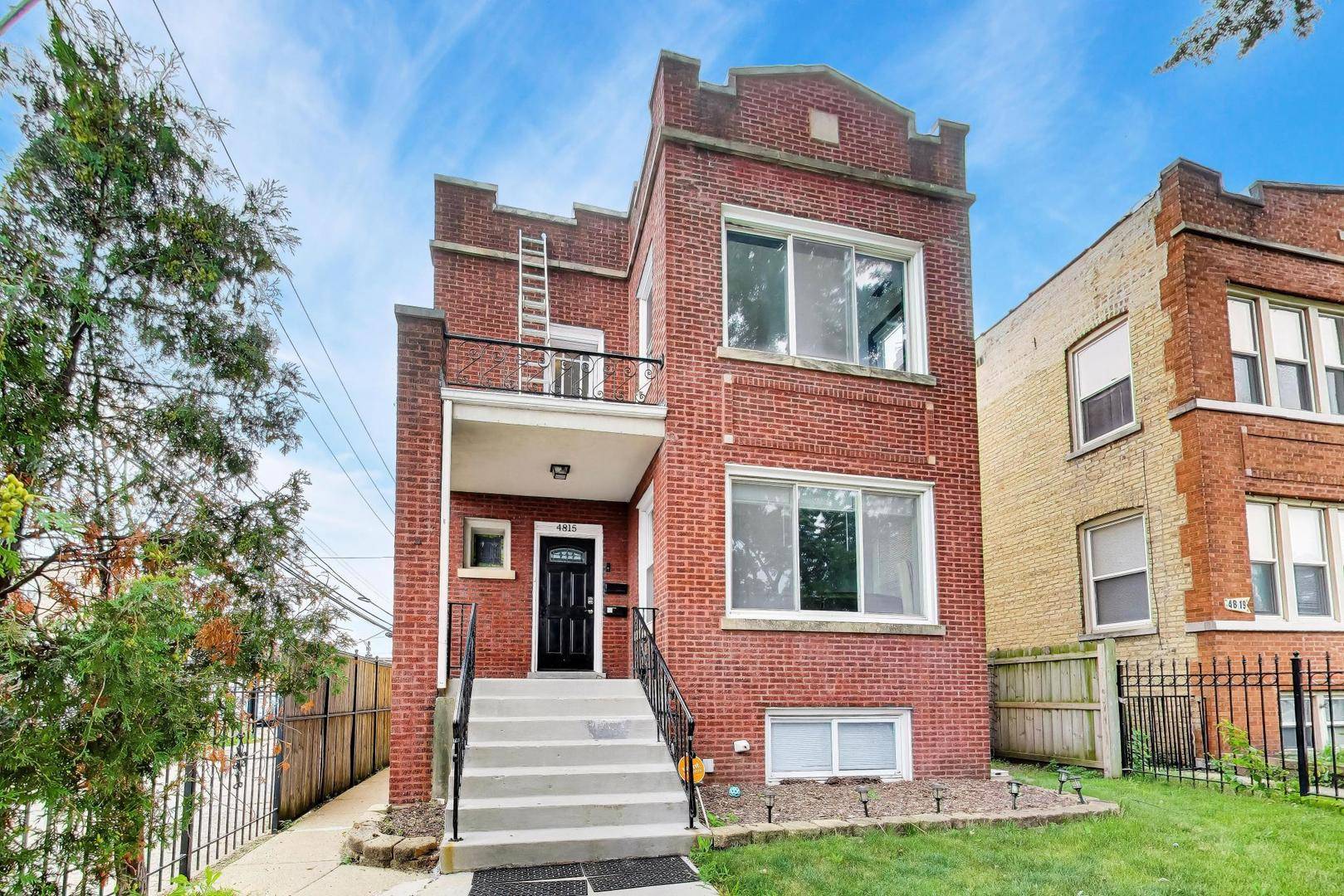 4815 W Patterson AVE #2, Chicago, IL 60641