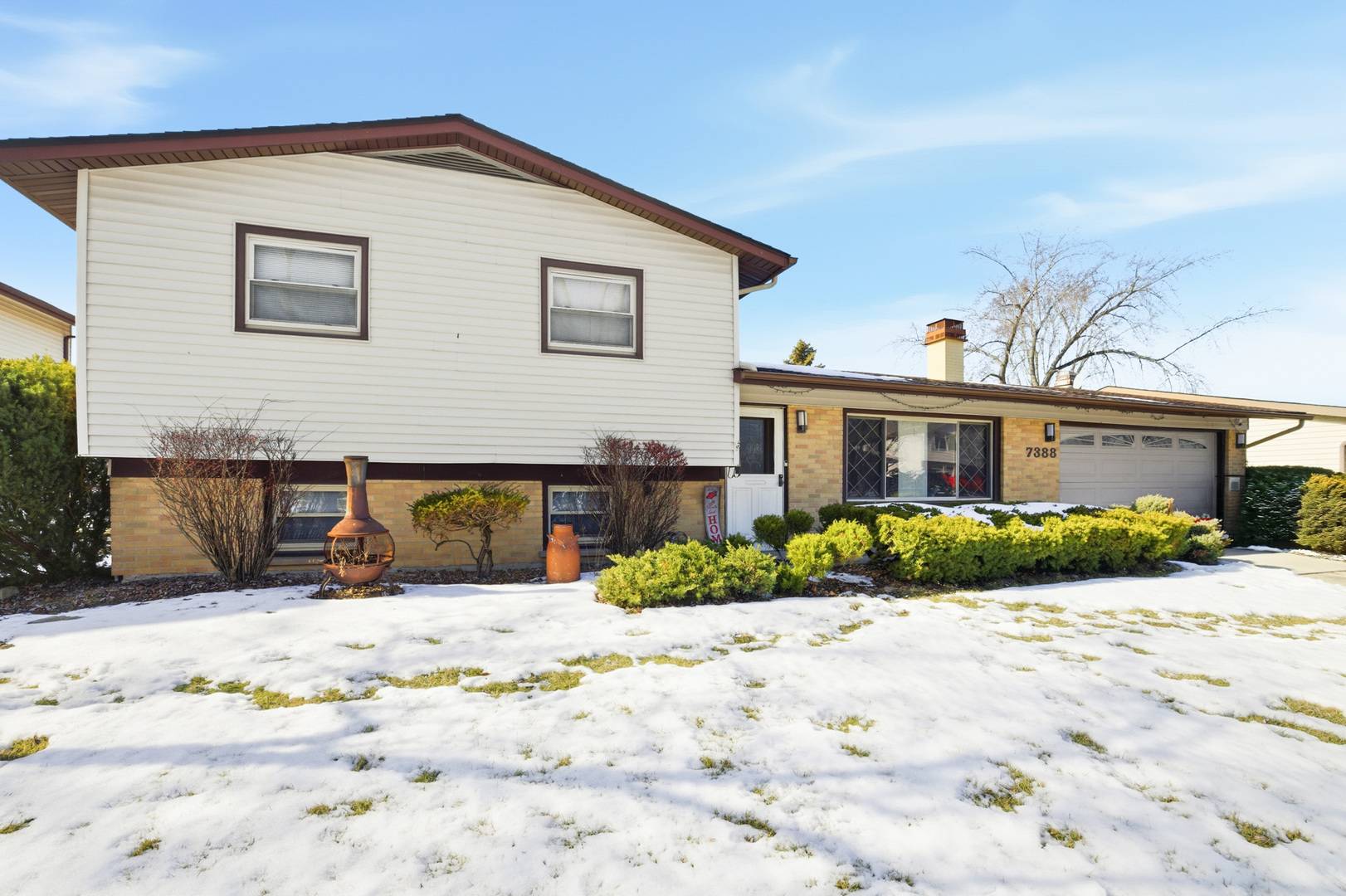 7388 Coventry LN, Hanover Park, IL 60133