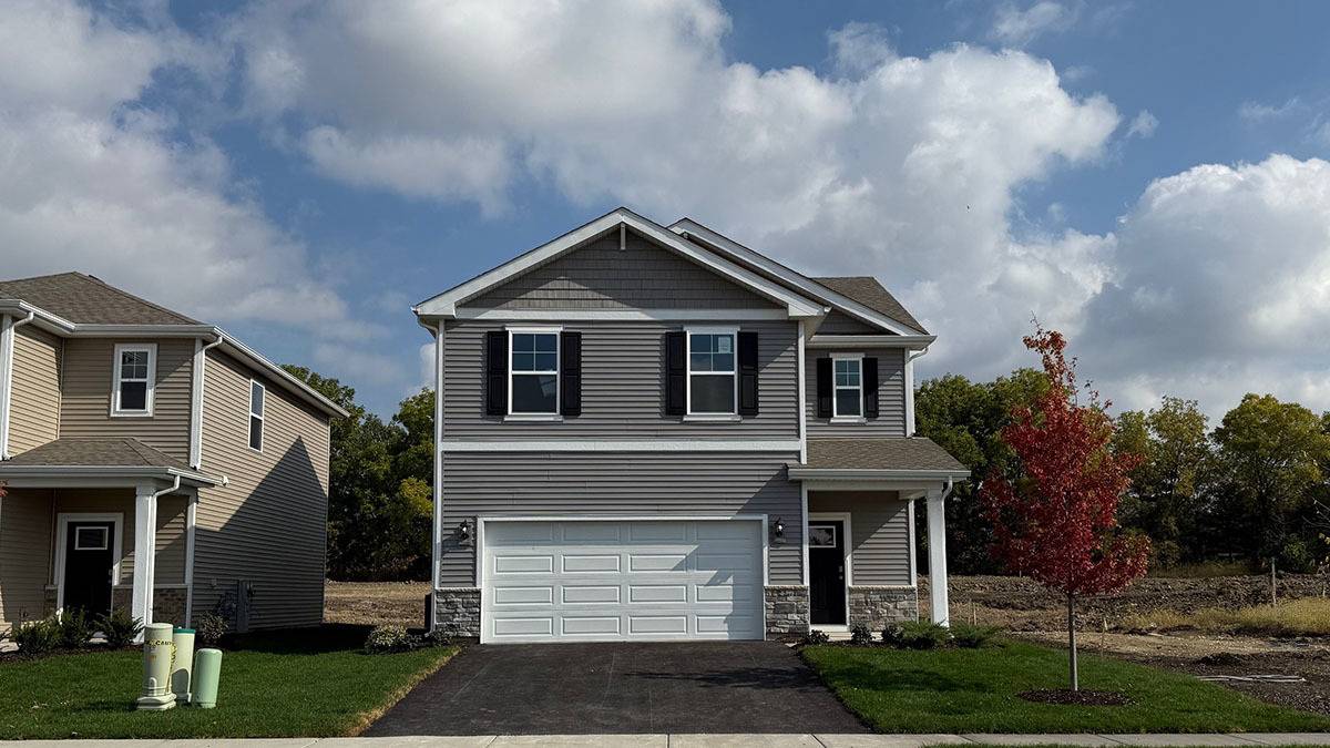 2401 Semillon ST, Oswego, IL 60543