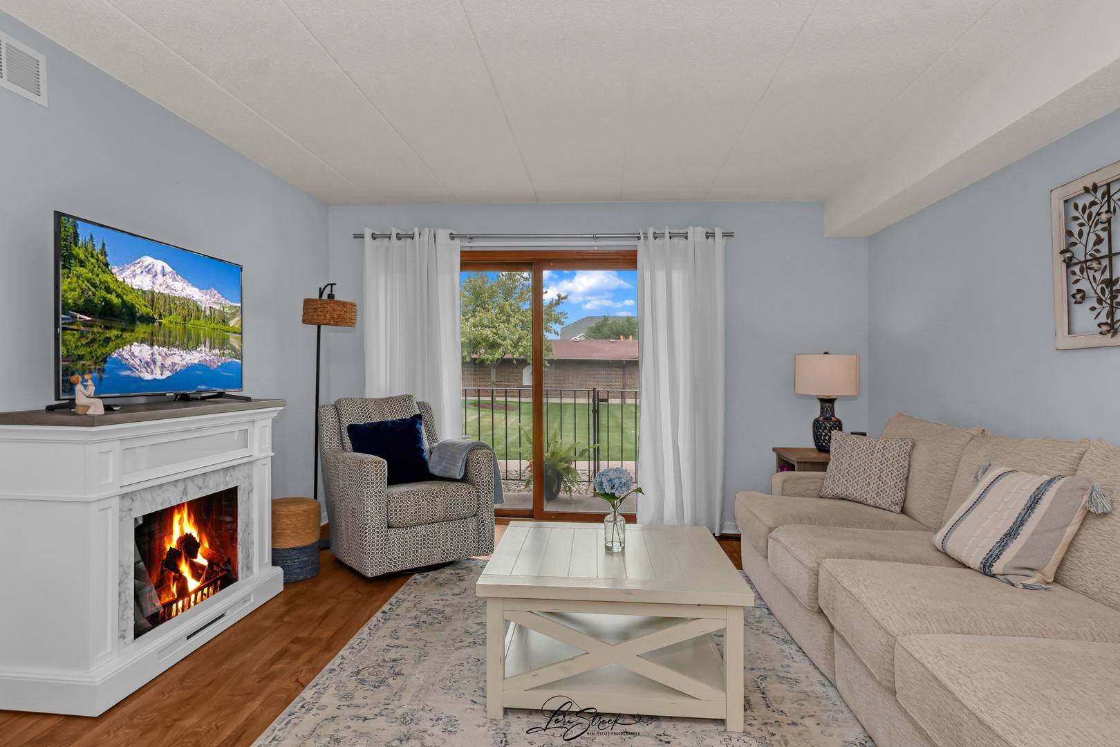 10521 S Roberts RD #1B, Palos Hills, IL 60465
