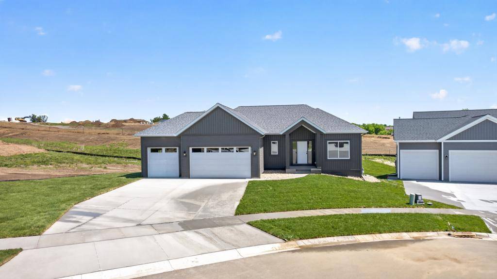 6128 Cody LN NW, Rochester, MN 55901