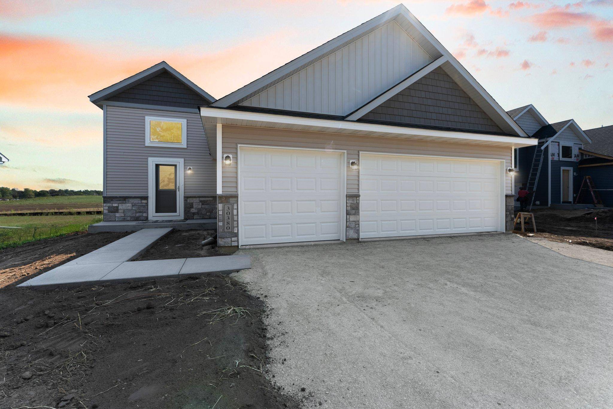 569 Sienna DR, Watertown, MN 55388