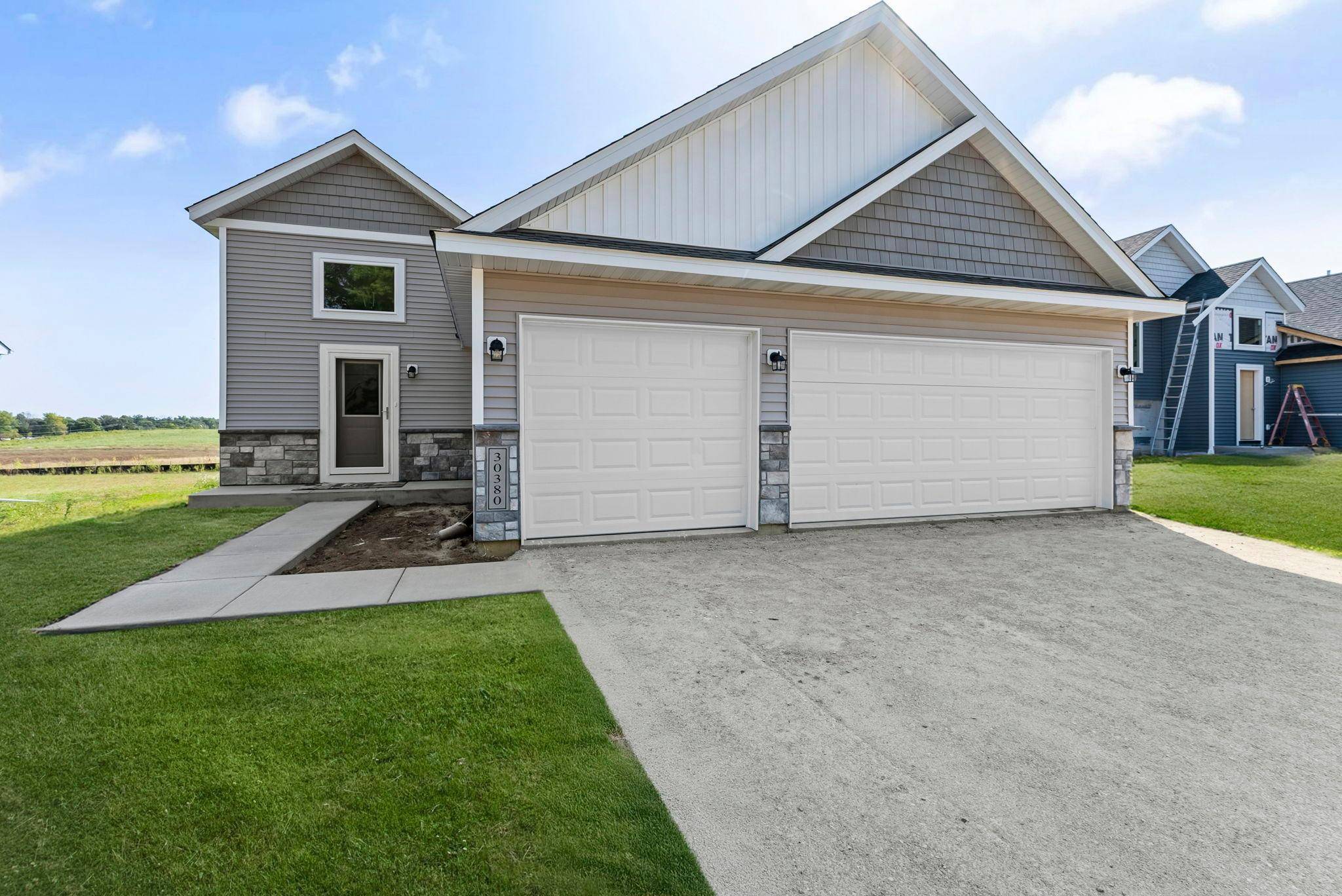 569 Sienna DR, Watertown, MN 55388