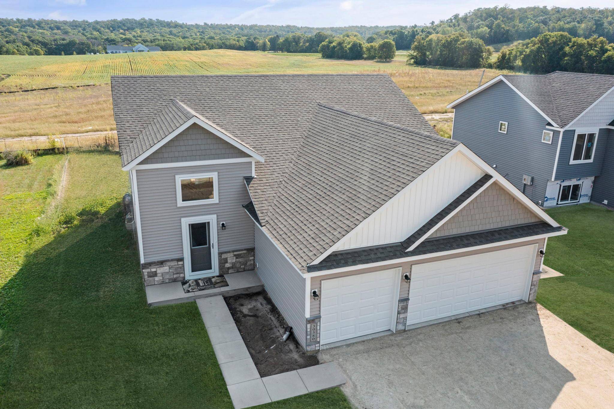 569 Sienna DR, Watertown, MN 55388