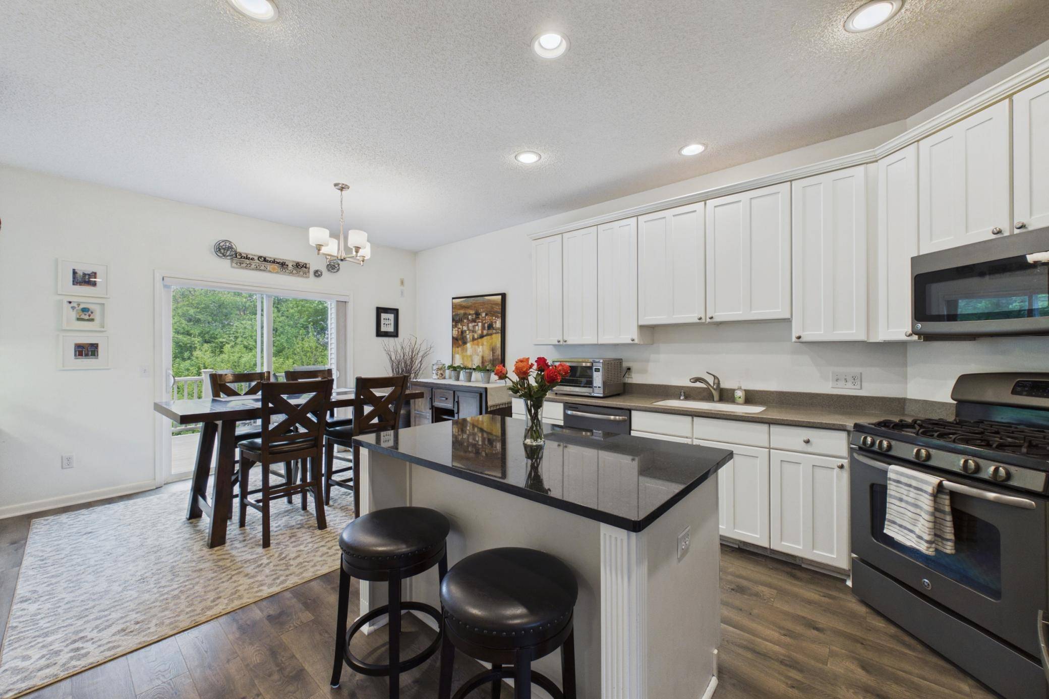 9728 Belmont LN, Eden Prairie, MN 55347