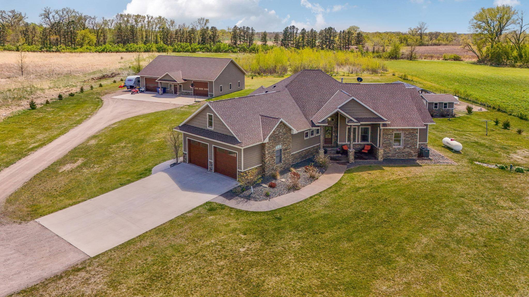 15599 138th AVE NE, Spicer, MN 56288