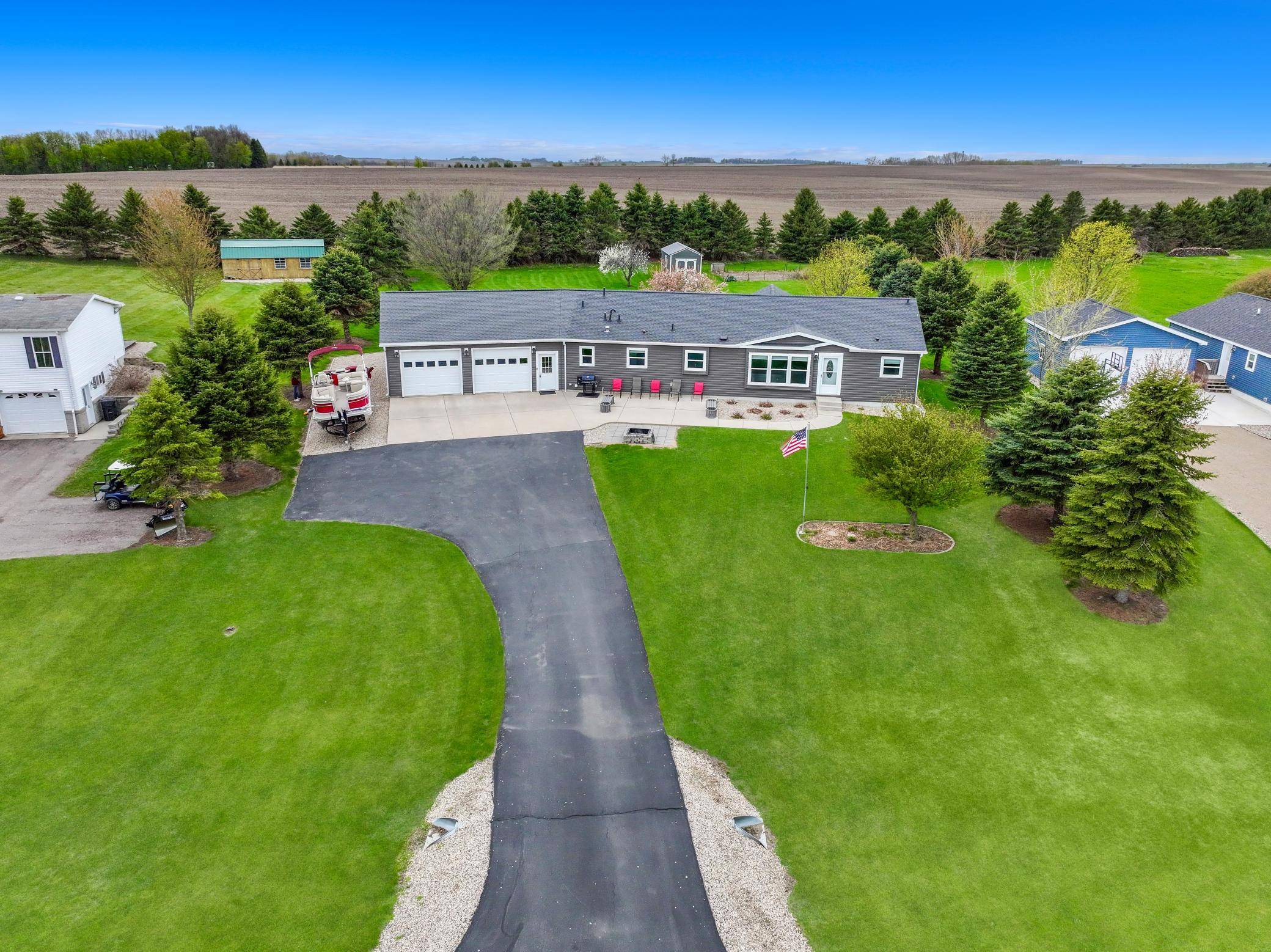 25 Lake Shetek DR, Slayton, MN 56172