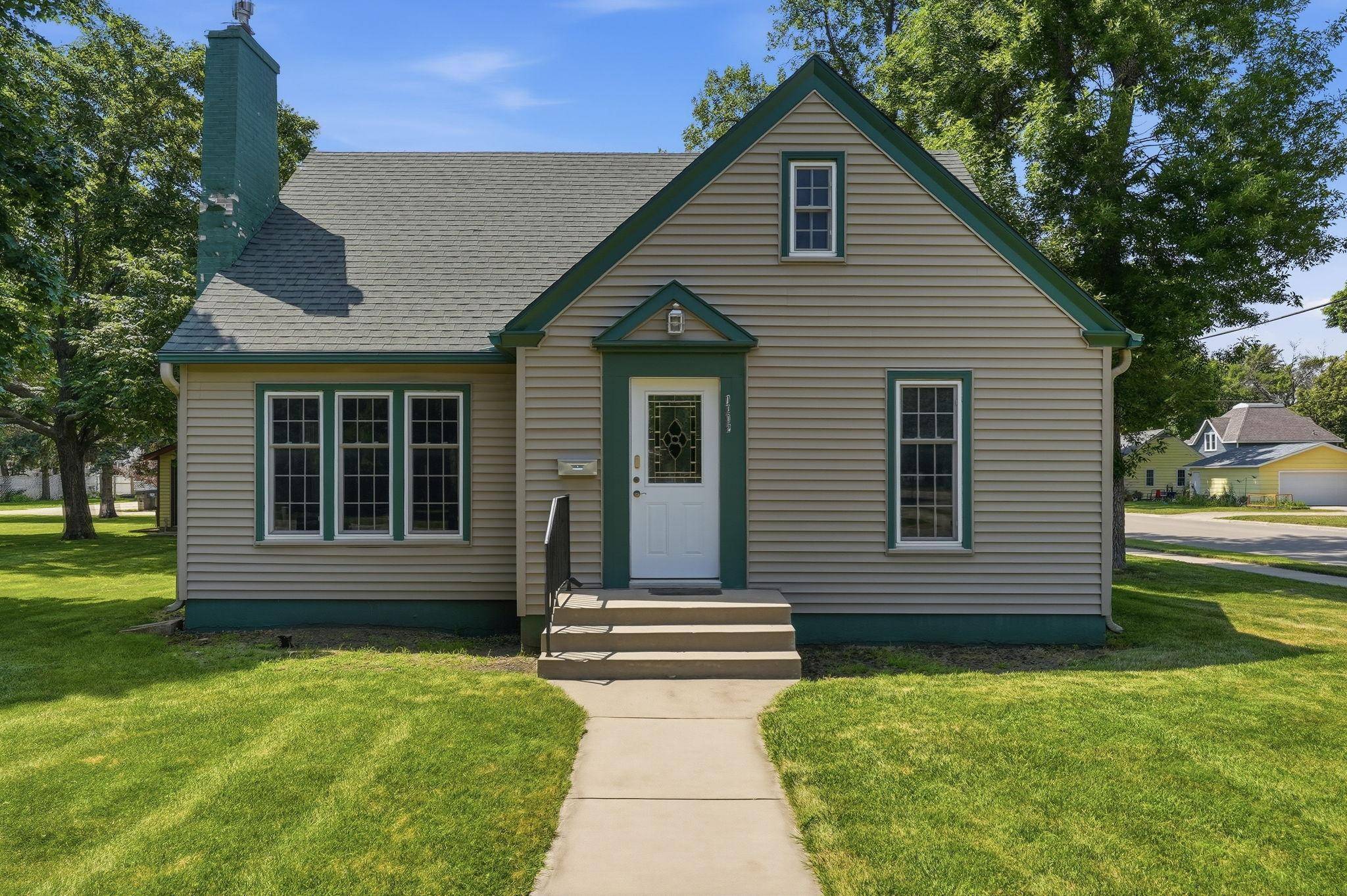 1002 Cedar ST, Alexandria, MN 56308