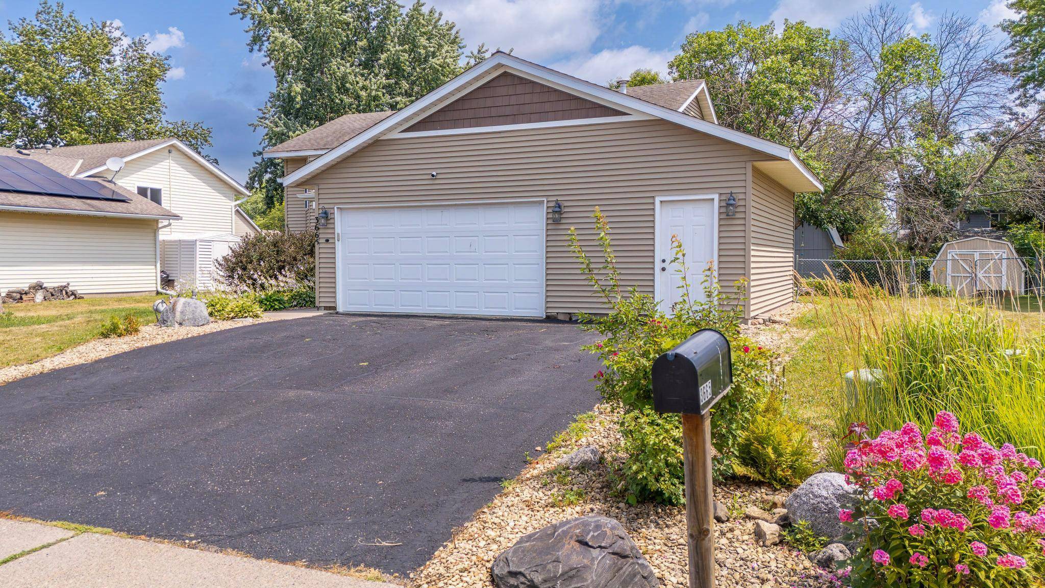 3665 James CT, Hastings, MN 55033
