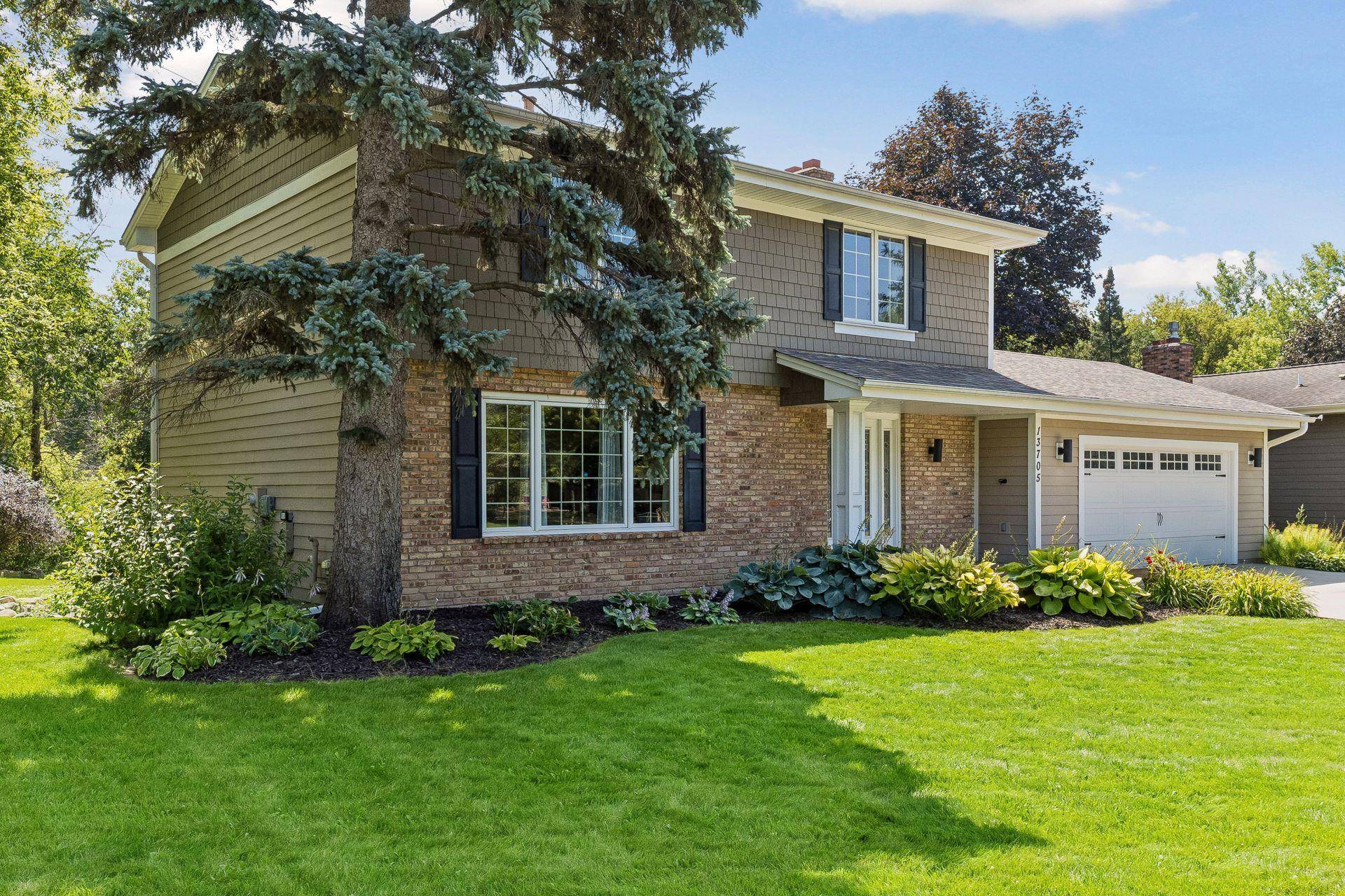 13705 Timber Crest DR, Maple Grove, MN 55311
