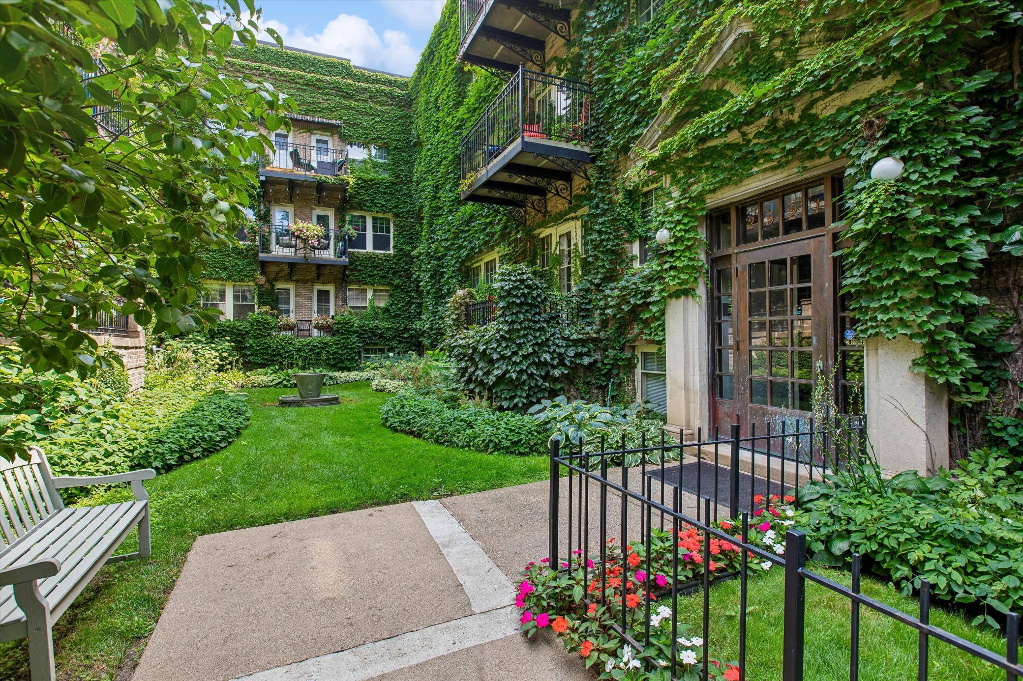 2521 Humboldt AVE S #309, Minneapolis, MN 55405