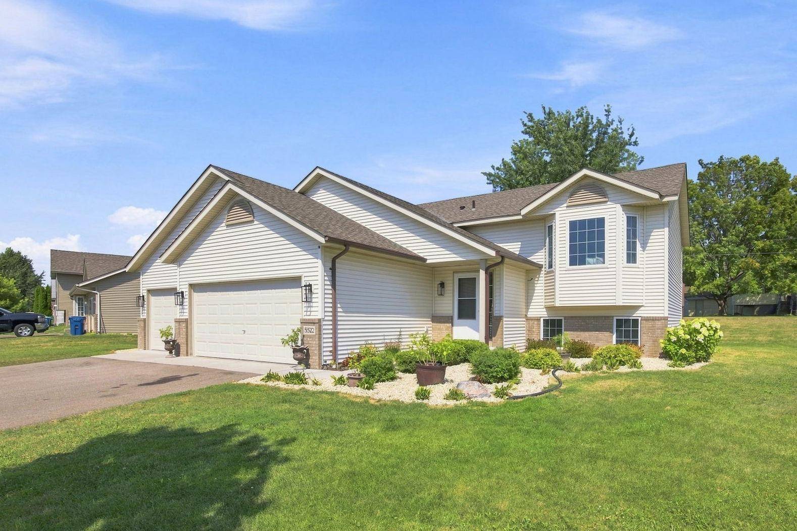 5522 Lambert AVE NE, Albertville, MN 55301