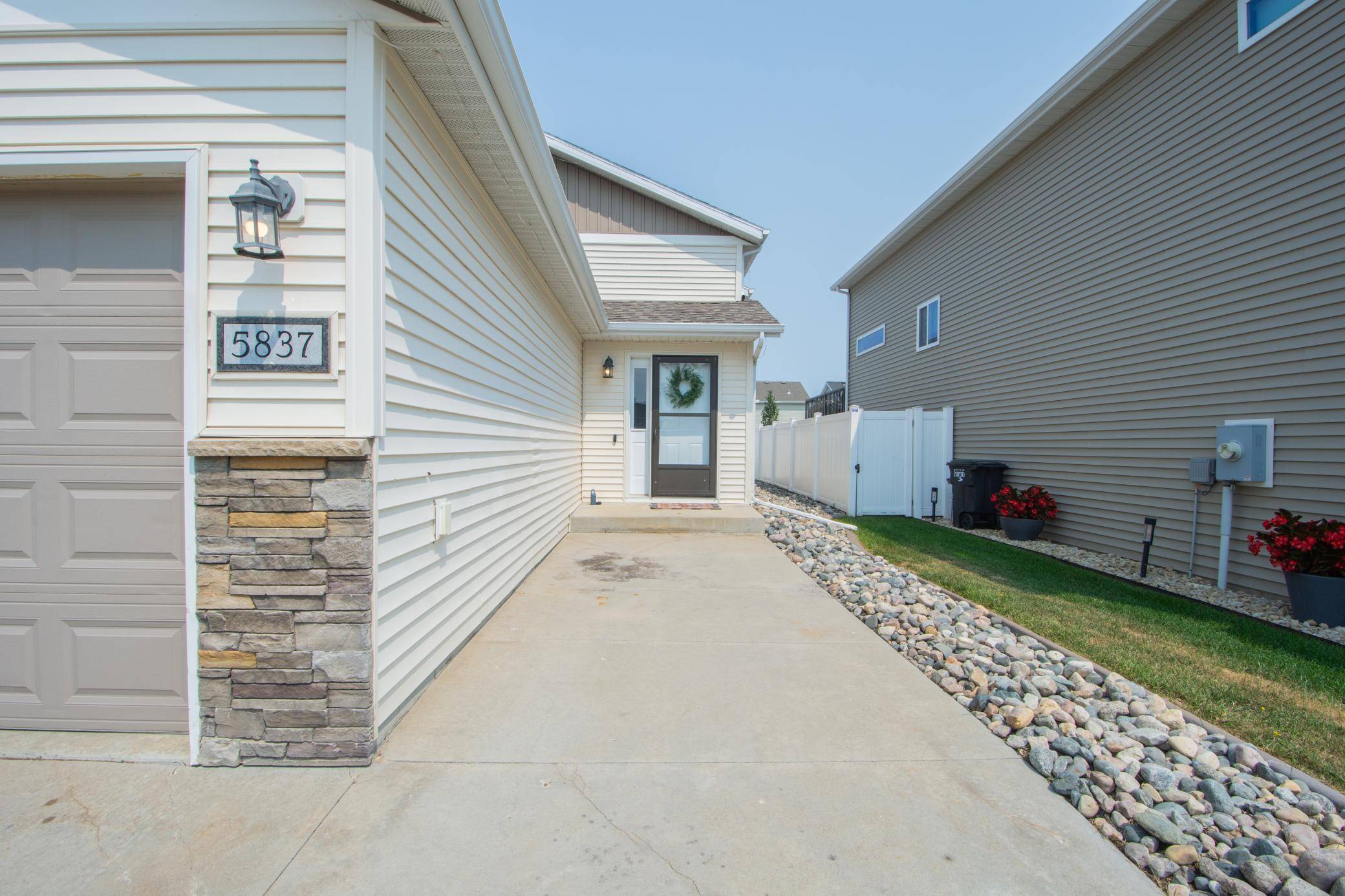 5837 58th AVE S, Fargo, ND 58104