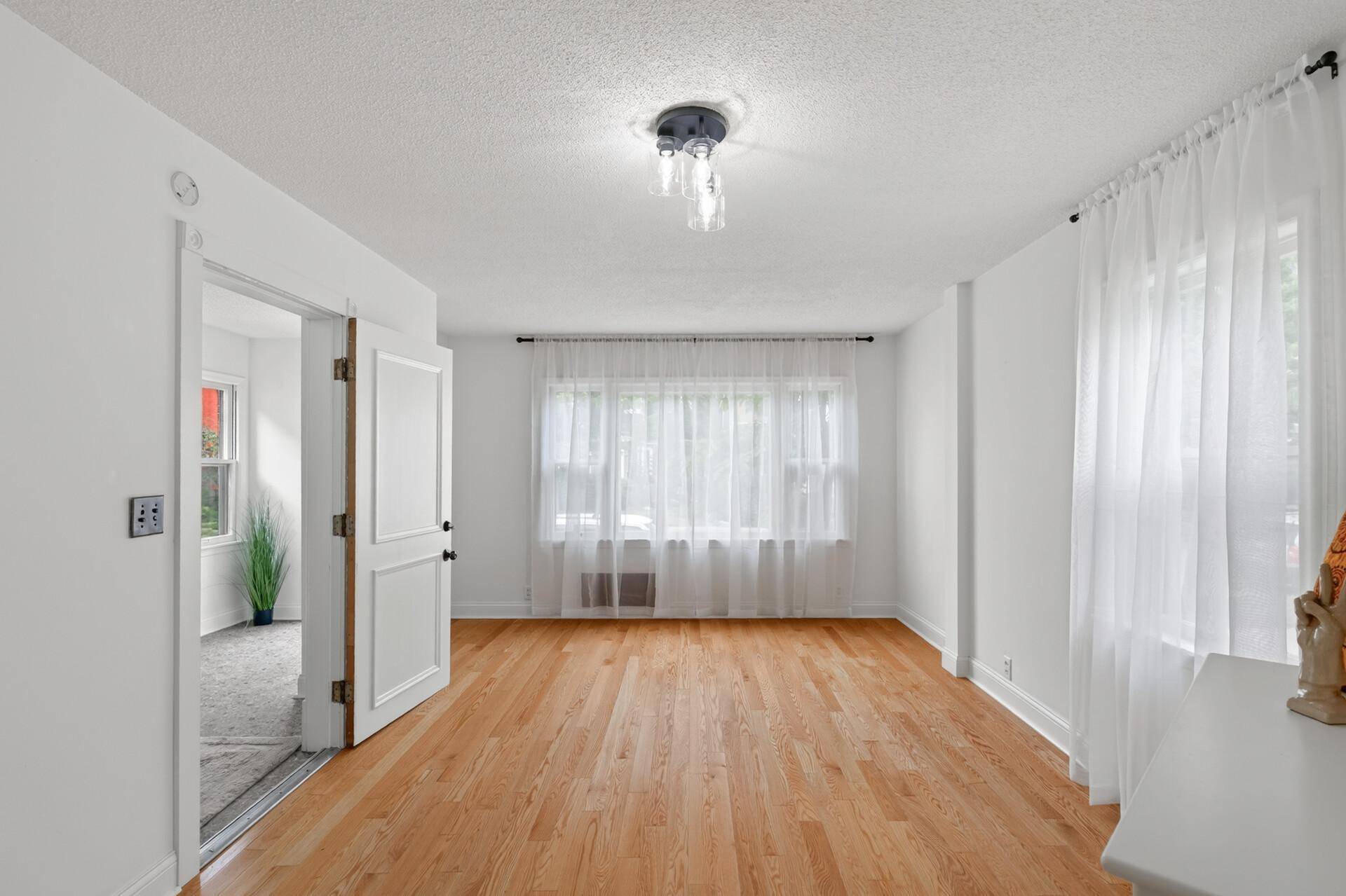 1014 18 1/2 AVE NE, Minneapolis, MN 55418
