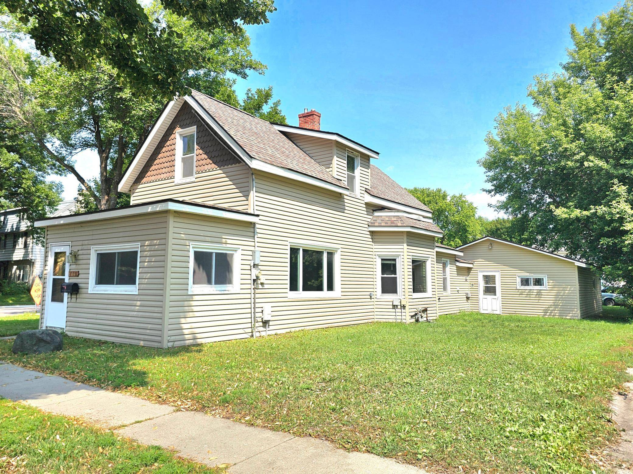801 5th ST SW, Willmar, MN 56201