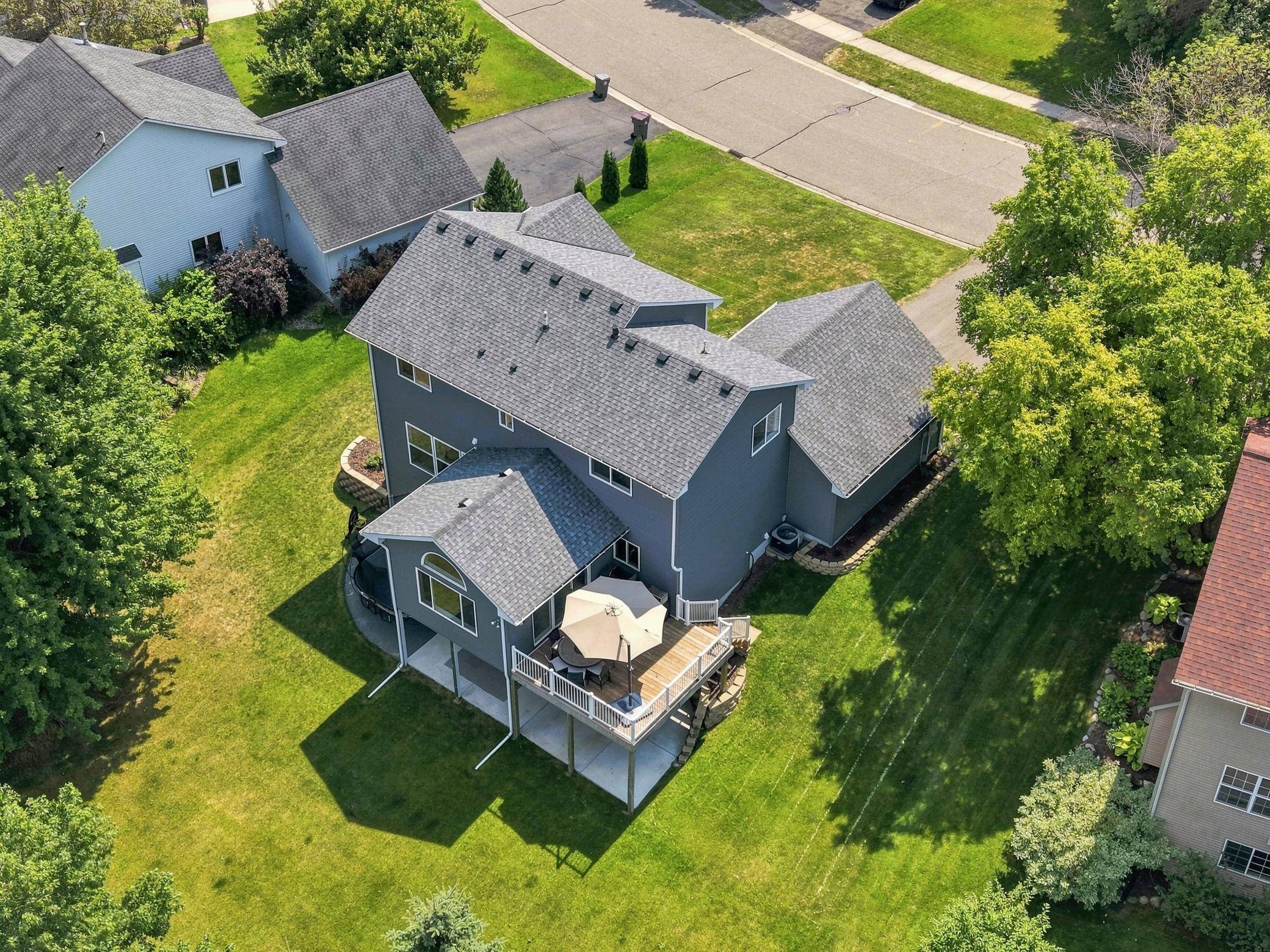 2224 Manuela DR, Chaska, MN 55318