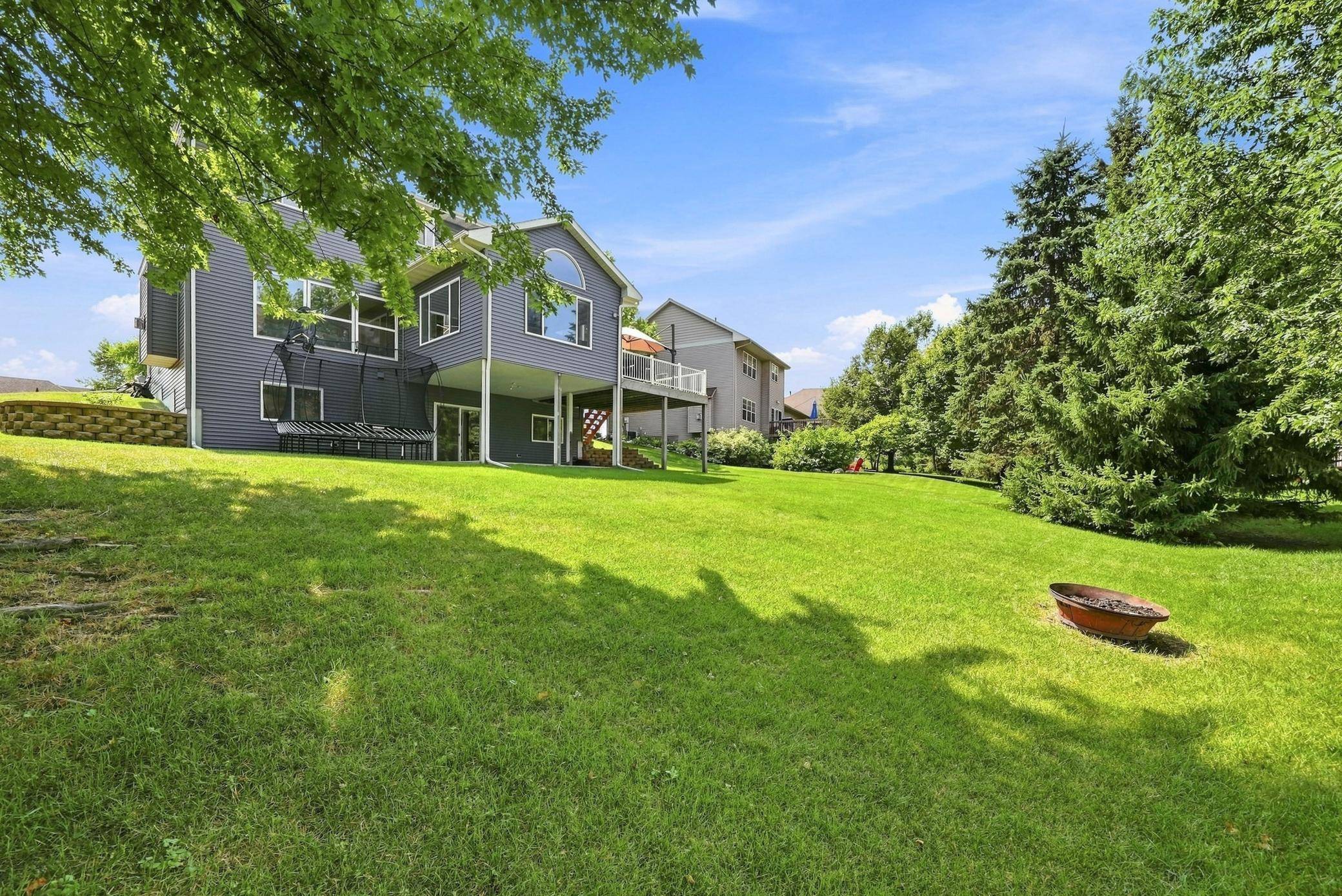 2224 Manuela DR, Chaska, MN 55318