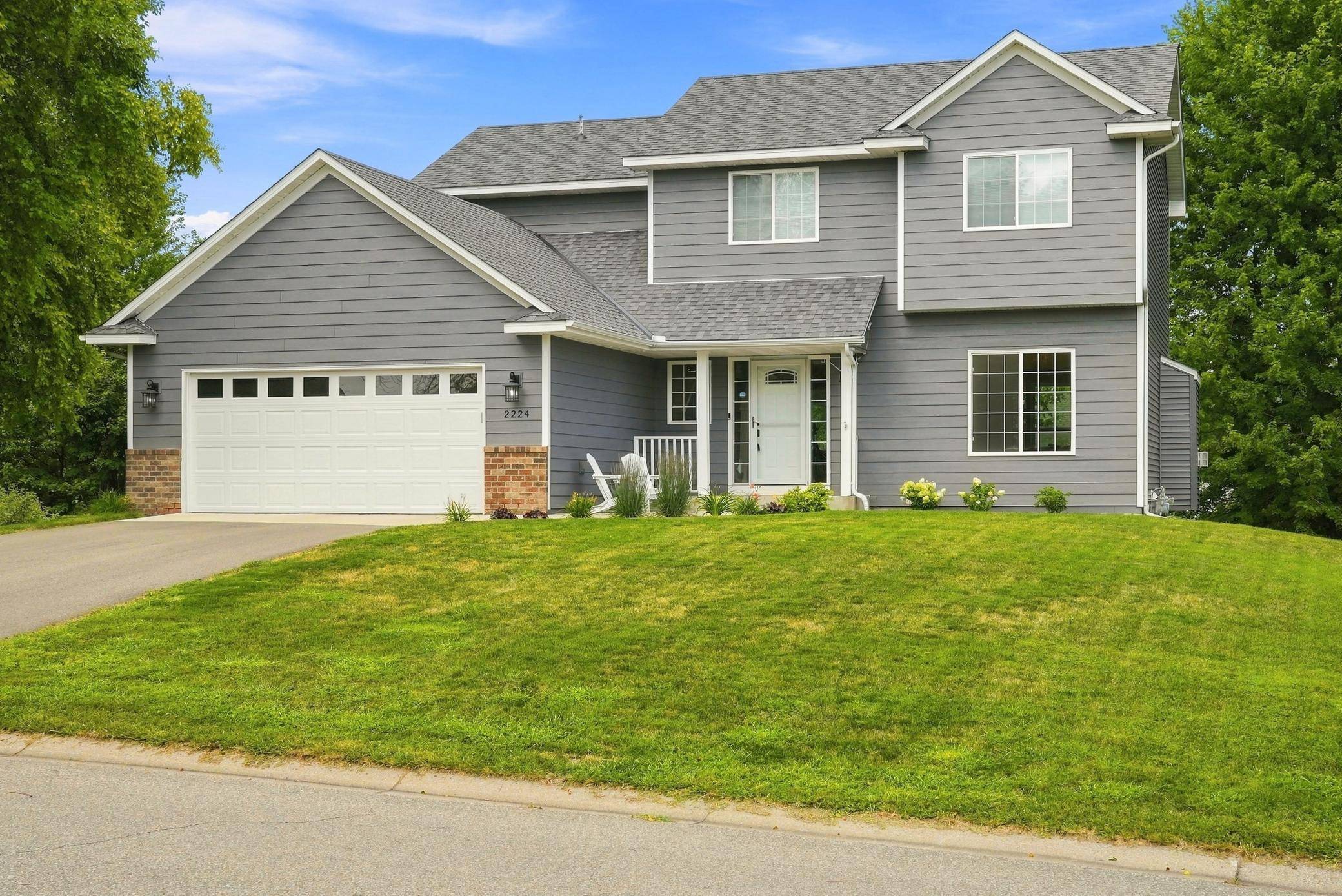 2224 Manuela DR, Chaska, MN 55318