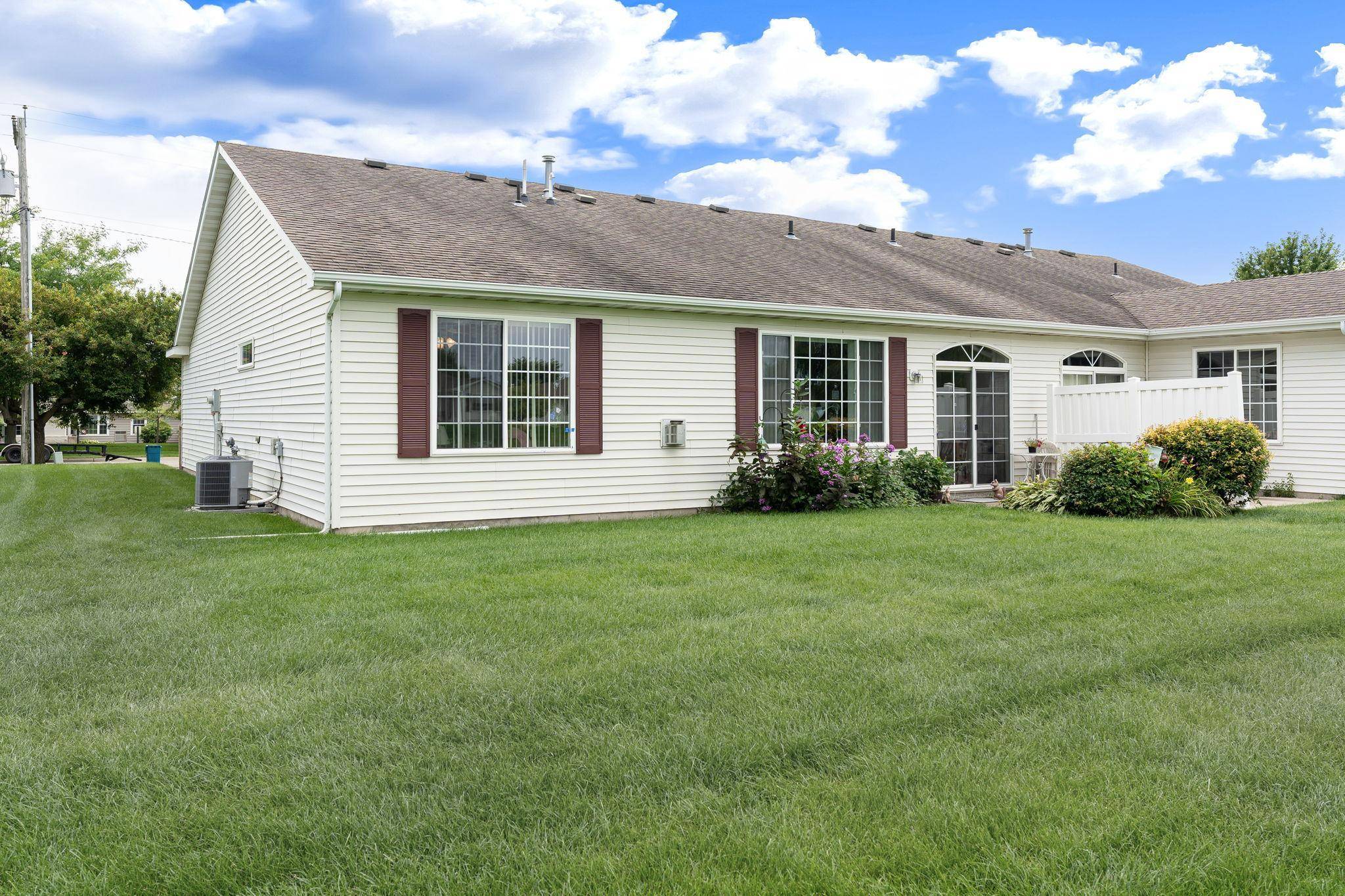 160 24th PL NW, Owatonna, MN 55060