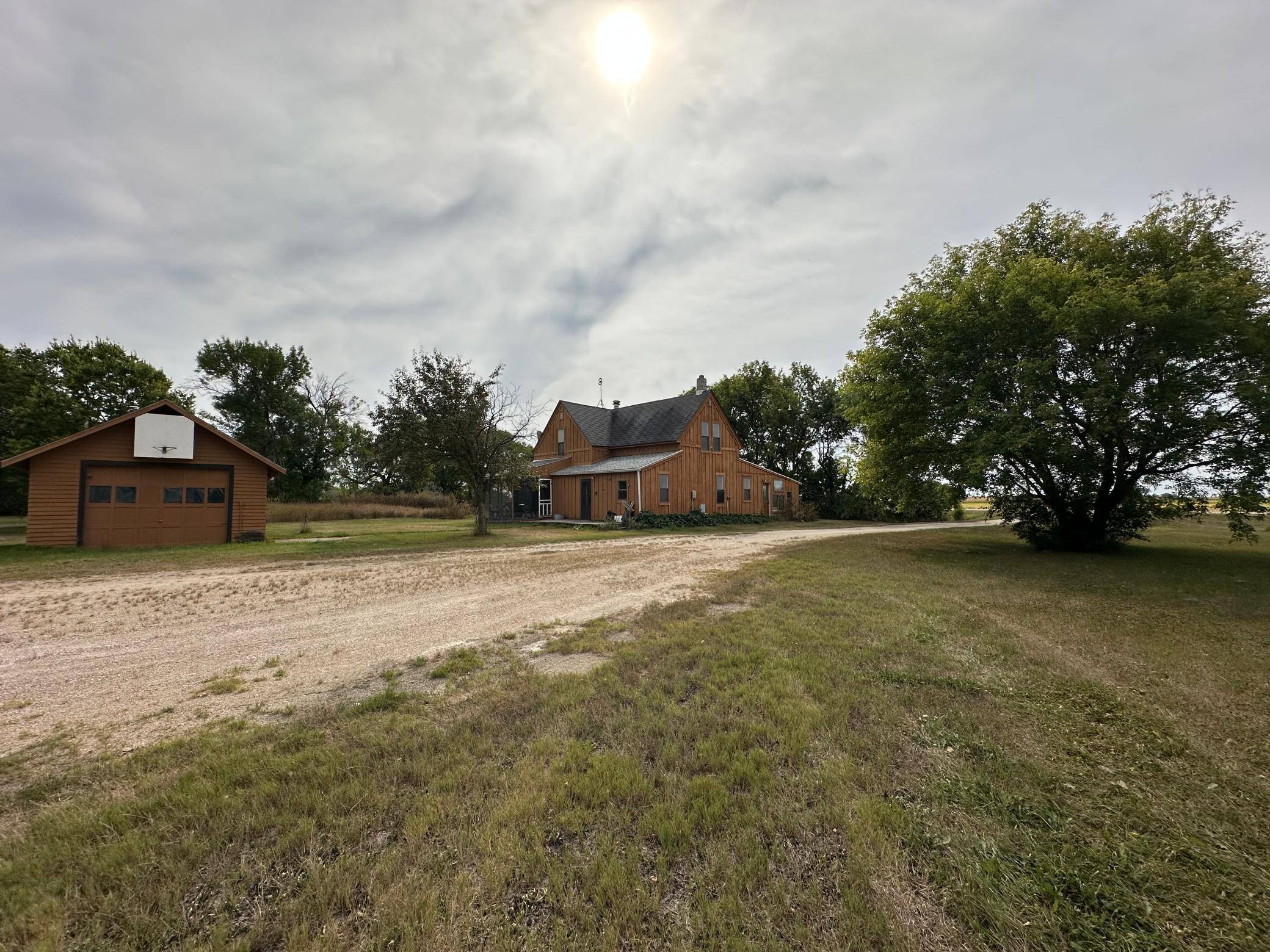 1372 190th ST, Kent, MN 56553