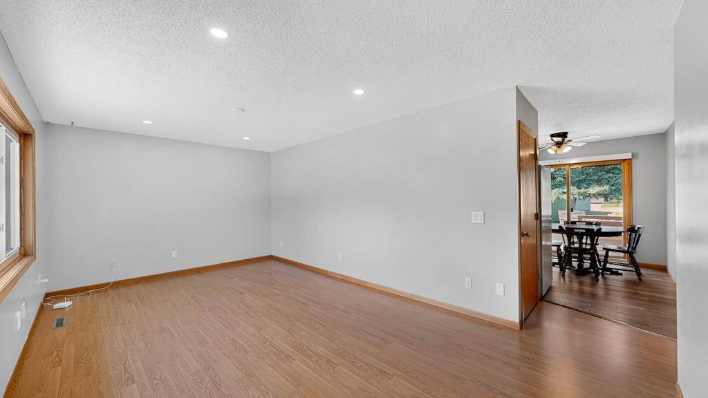 1028 W Elm ST, Lake City, MN 55041