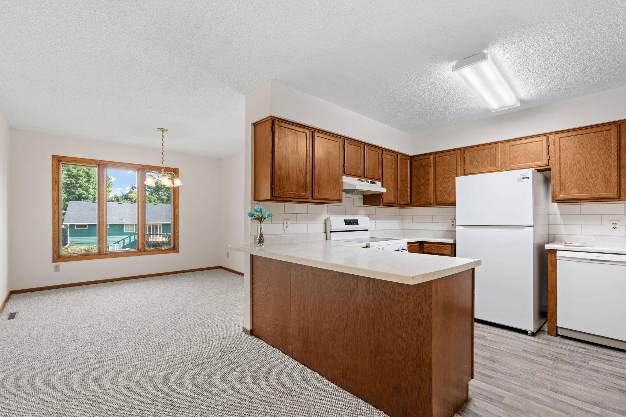 4165 Hilltop PT #204, Eagan, MN 55123