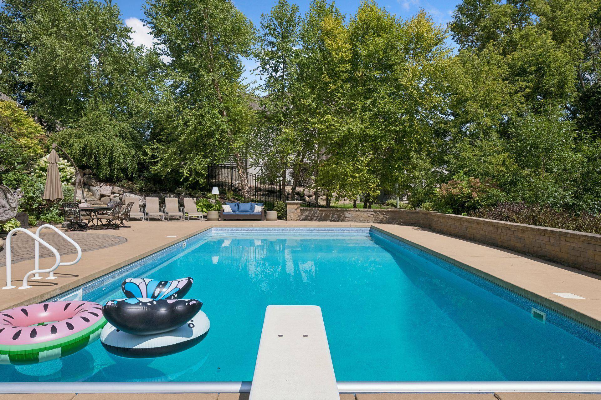 306 Wolf Pointe Trail, Long Lake, MN 55356