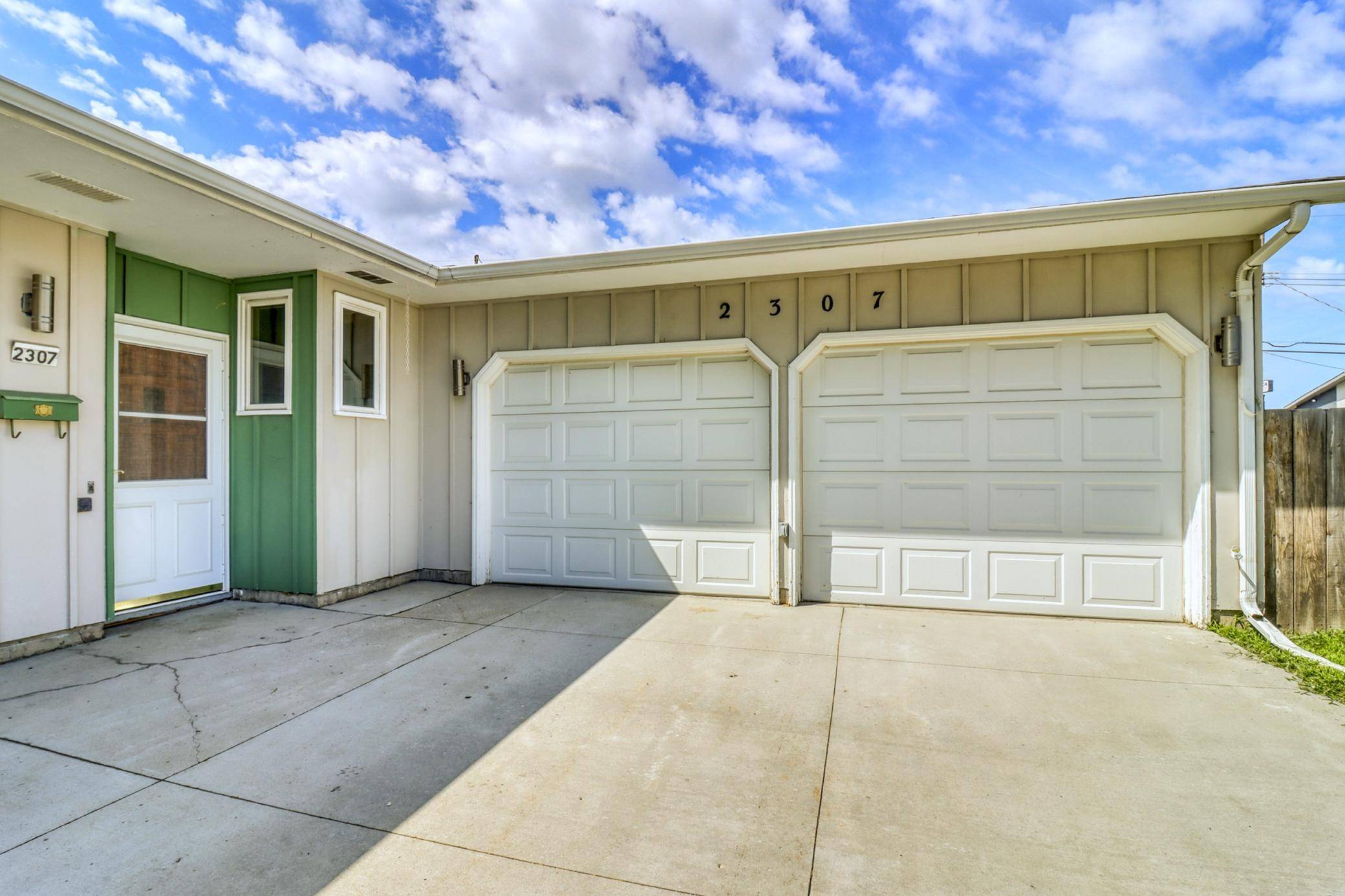 2307 11th ST S, Fargo, ND 58103