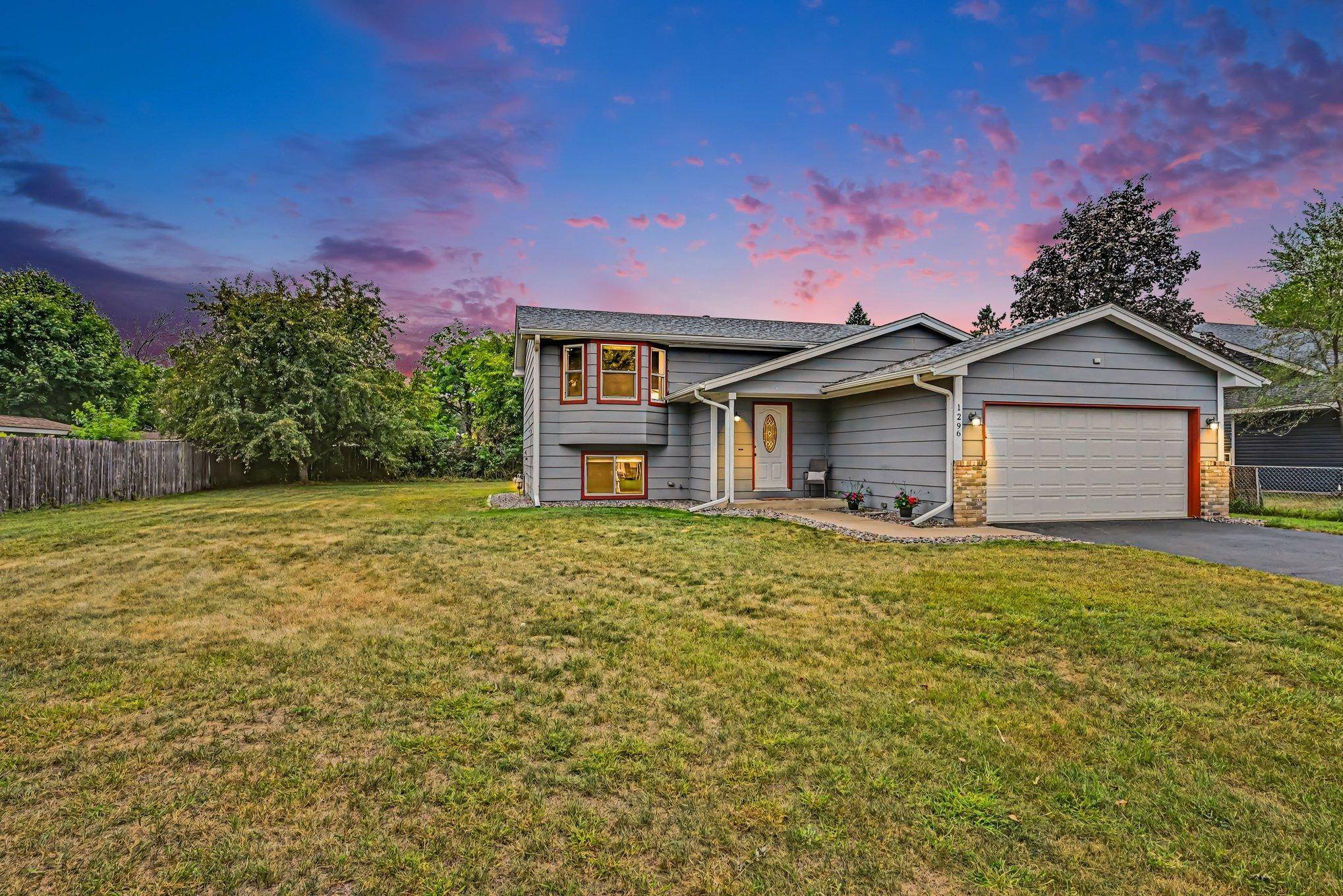 1296 130th AVE NE, Blaine, MN 55434