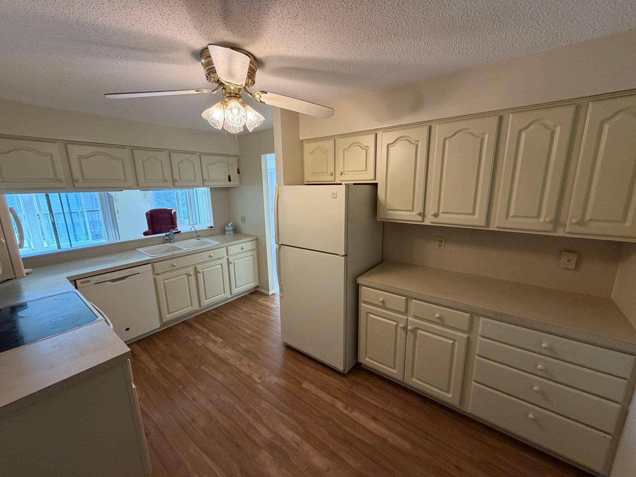 2679 Albion AVE #203, Fairmont, MN 56031