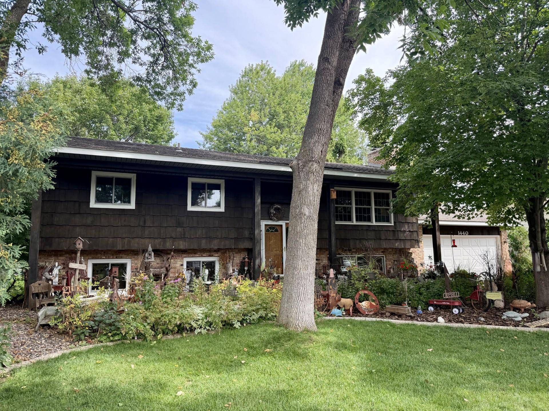 1440 17th ST W, Hastings, MN 55033